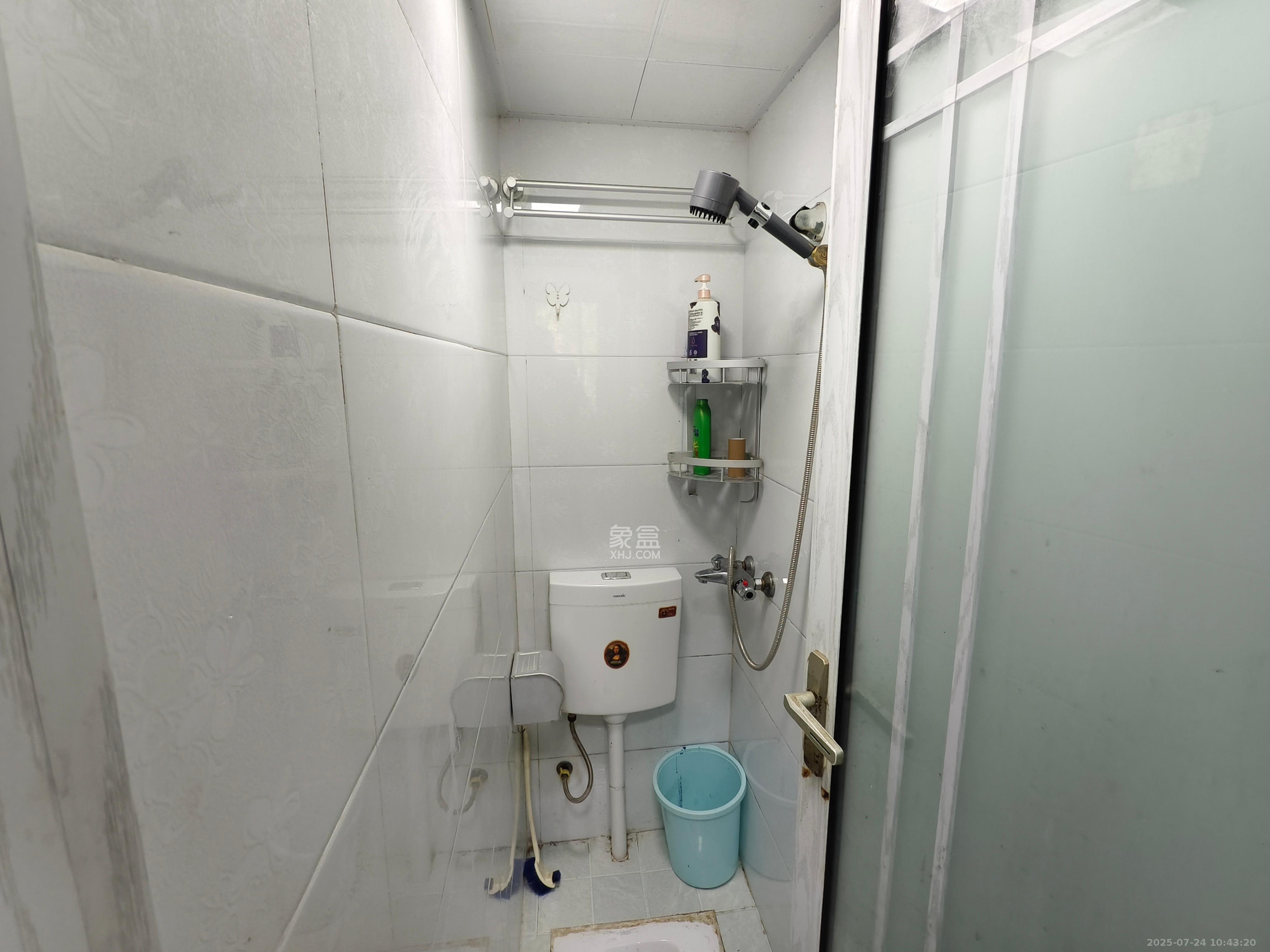 长征花园 2室2厅1卫 1680.0元/月 长征花园 2室2厅1卫 1680.0元/月室内图