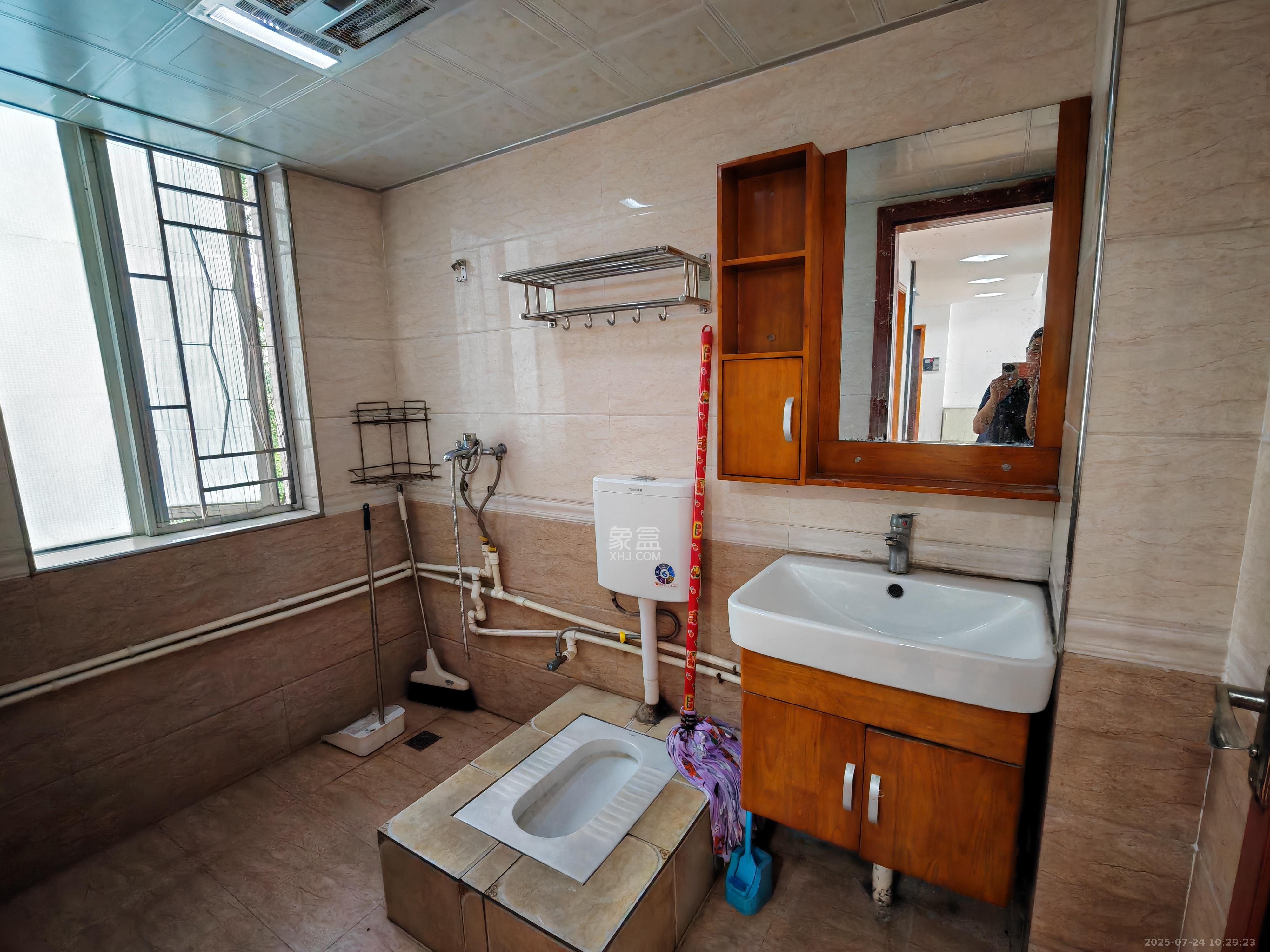 天鸿天府（天鸿中央大院）  3室2厅2卫    2800.0元/月室内图