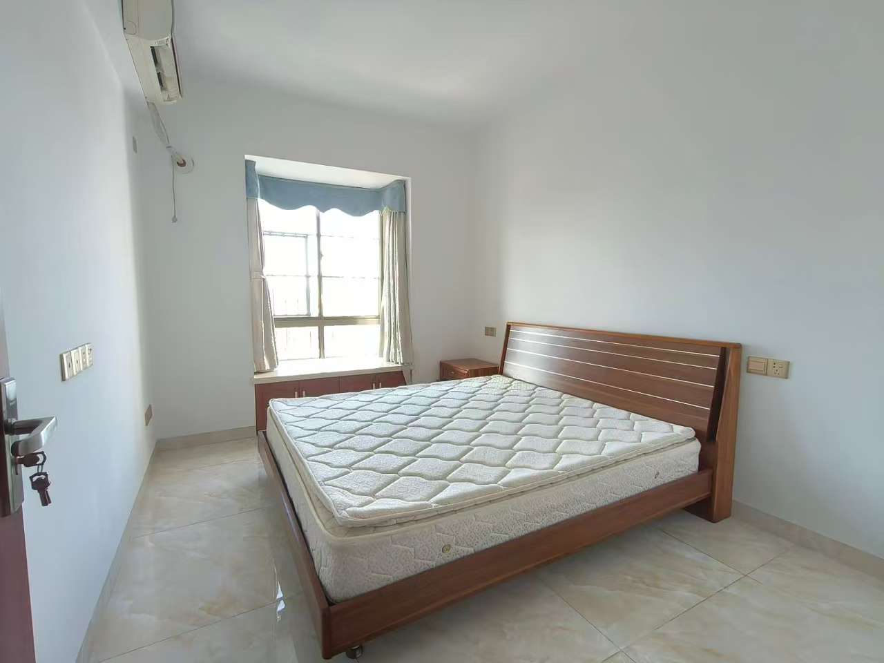 凤凰明珠  3室2厅2卫    155.0万 凤凰明珠  3室2厅2卫    155.0万室内图