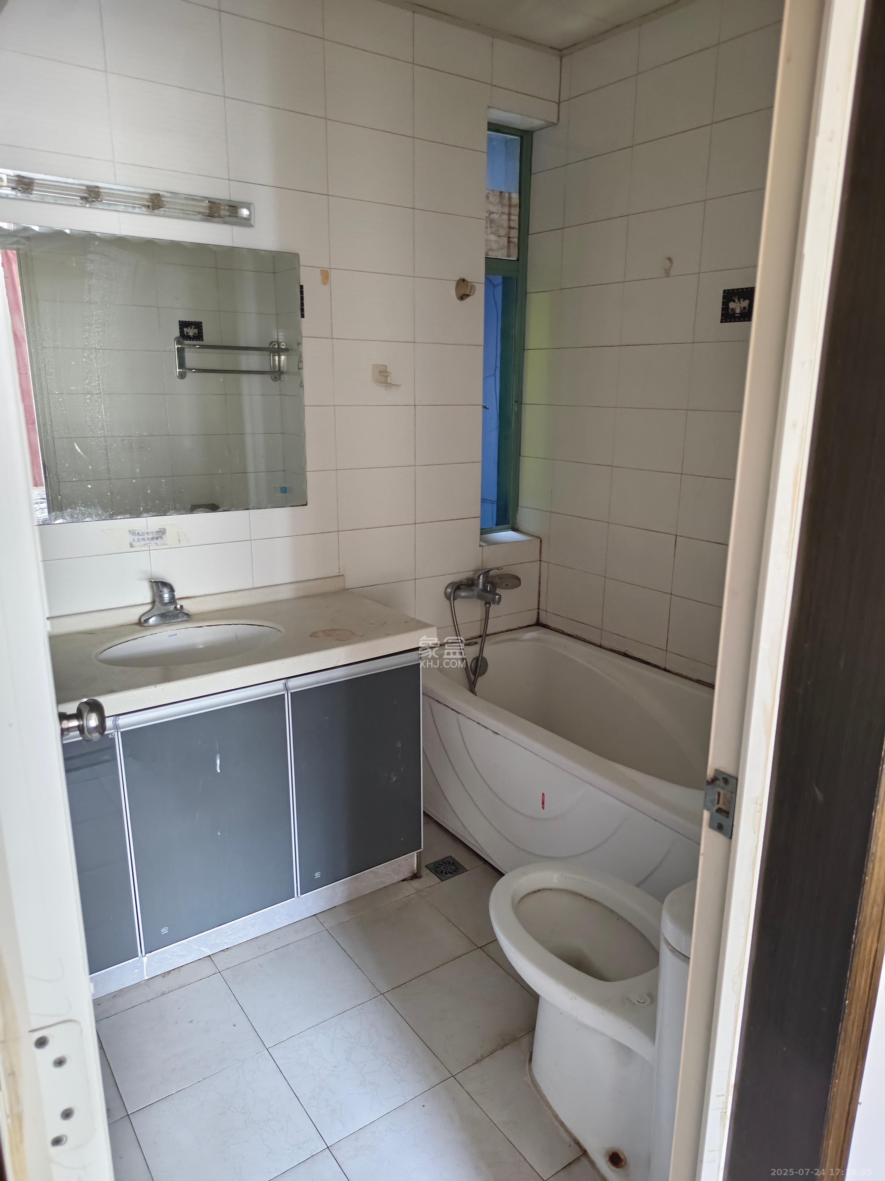 锦绣华天 3室2厅1卫 2800.0元/月 锦绣华天 3室2厅1卫 2800.0元/月室内图