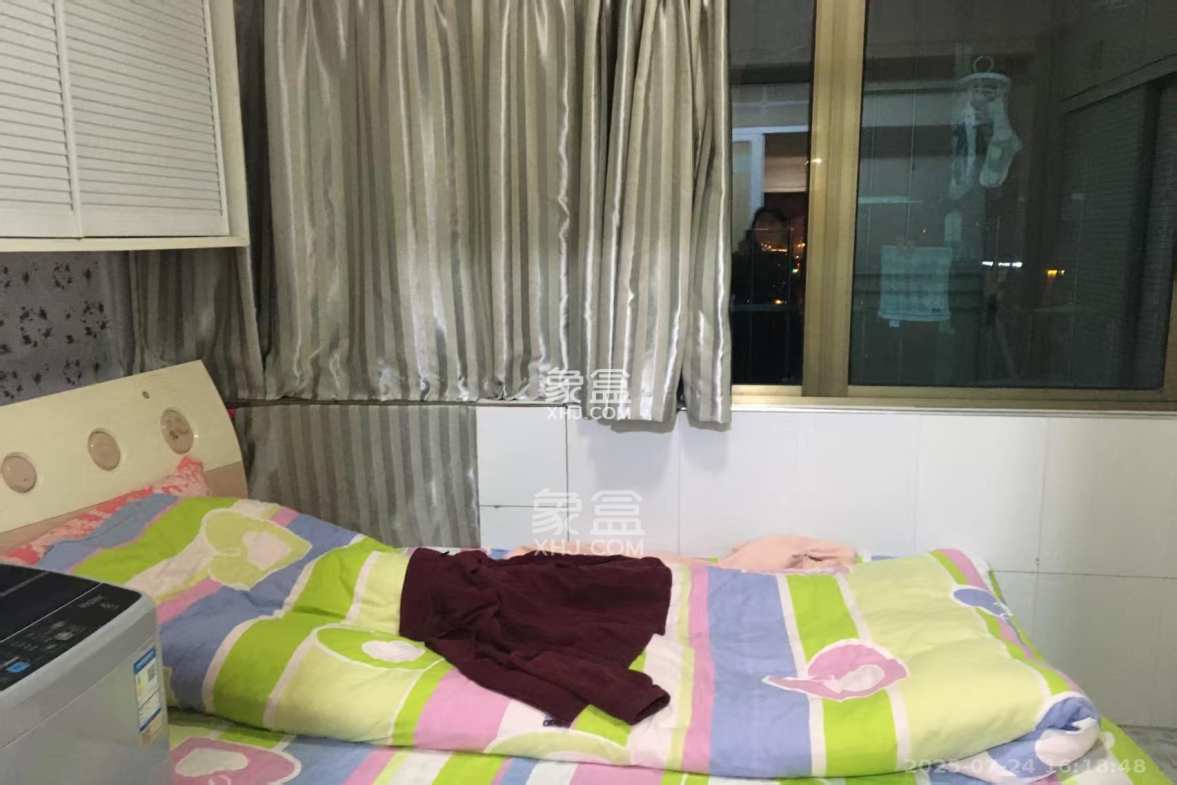 华府壹航线  1室1厅1卫    1600.0元/月 华府壹航线  1室1厅1卫    1600.0元/月室内图