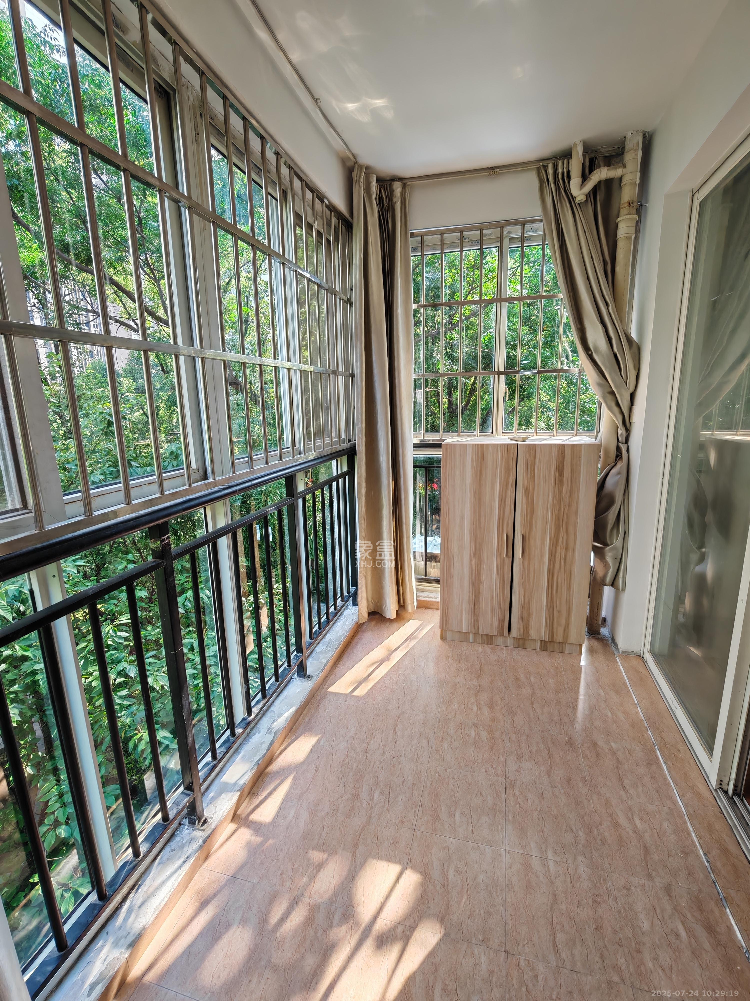 天鸿天府（天鸿中央大院）  3室2厅2卫    2800.0元/月室内图