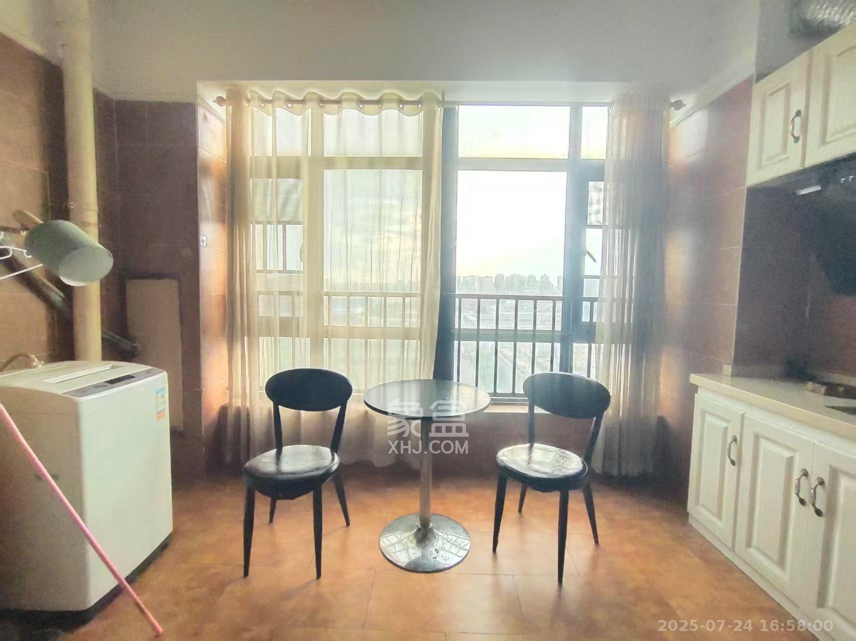 天元涉外景园B区 1室1厅1卫 1500.0元/月 天元涉外景园B区 1室1厅1卫 1500.0元/月室内图