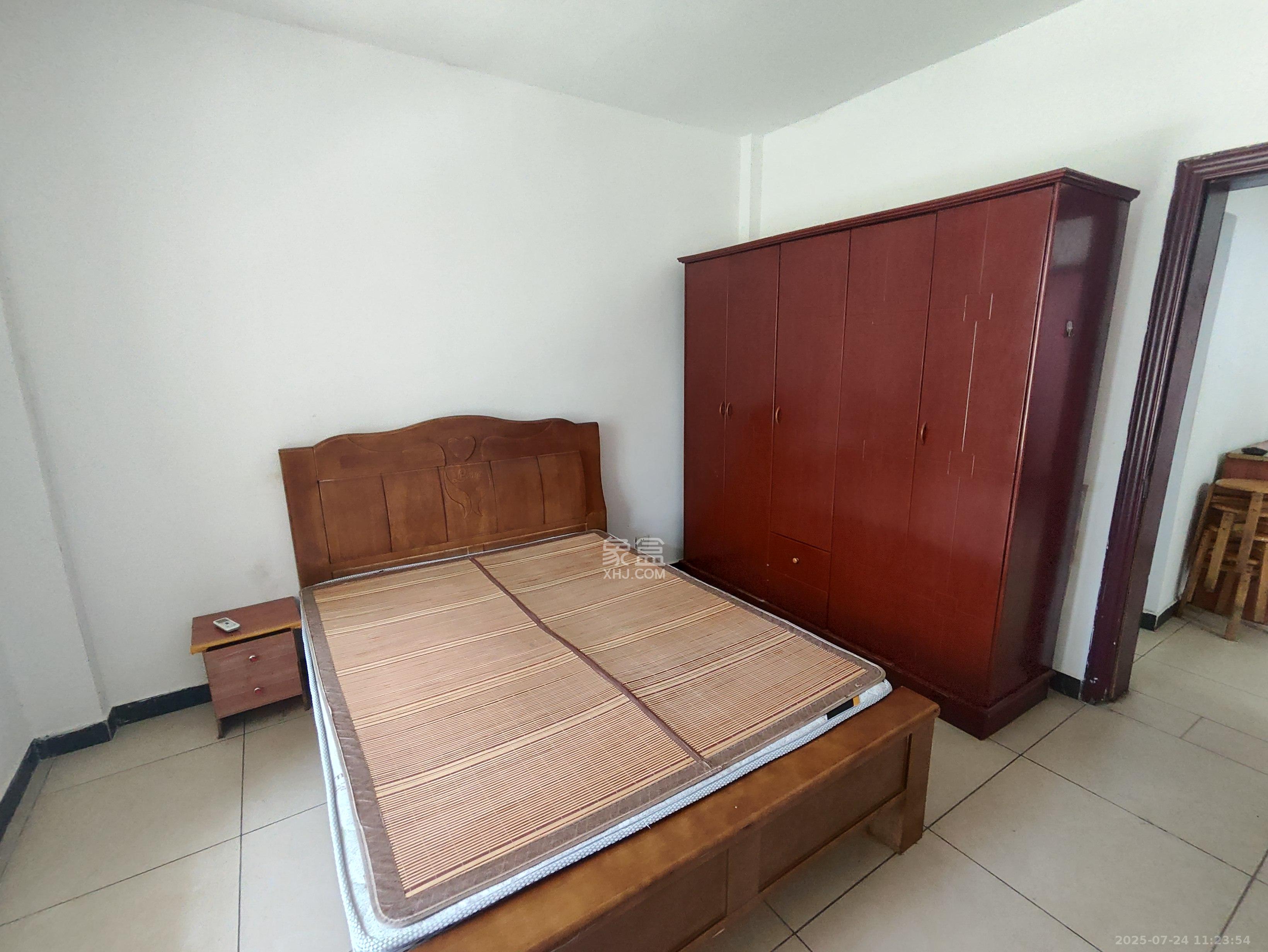 西龙苑安置小区(西垅苑小区) 1室0厅0卫 1300.0元/月 西龙苑安置小区(西垅苑小区) 1室0厅0卫 1300.0元/月室内图