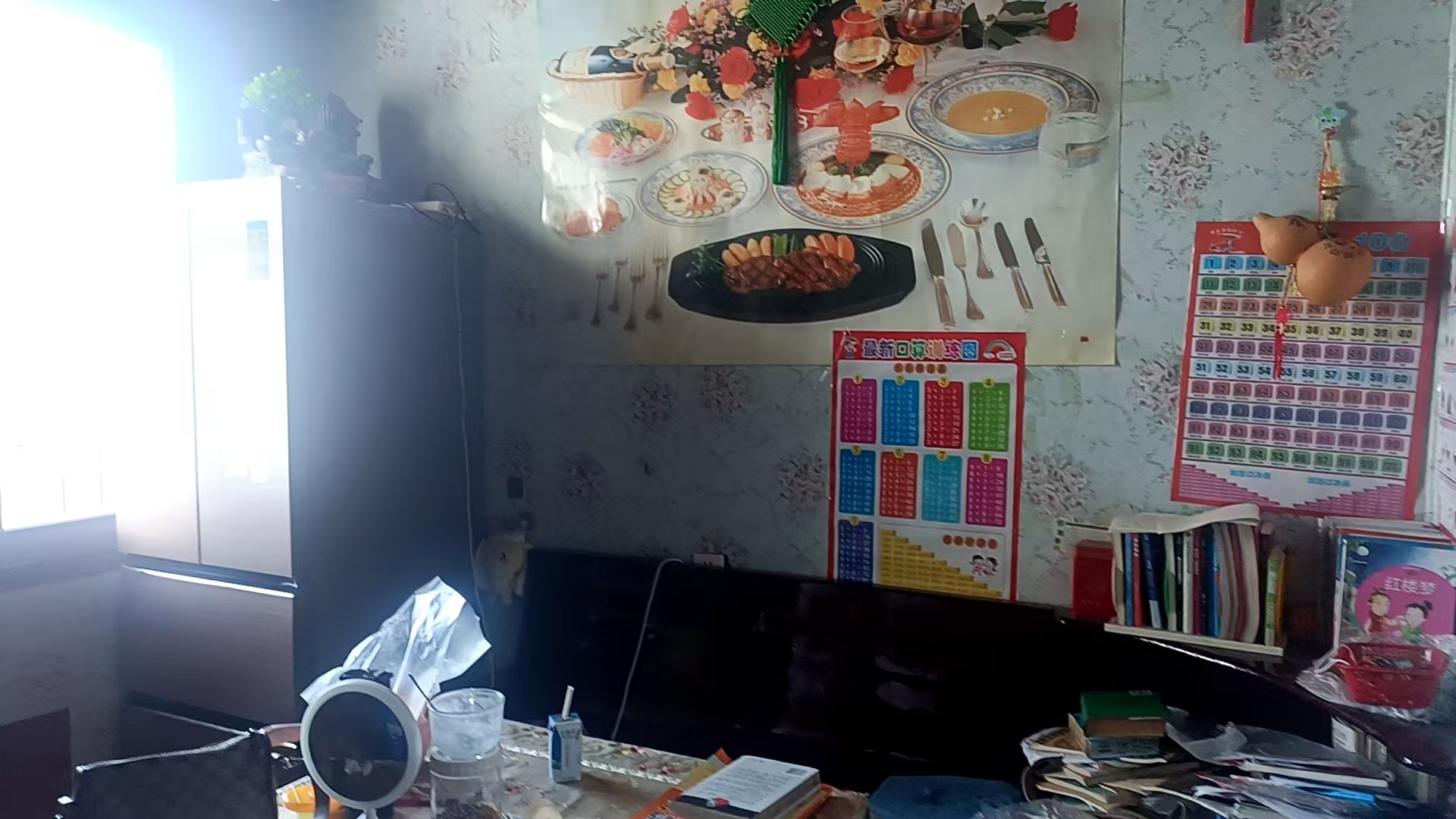 公园社区(青山小区)  1室0厅0卫    14.8万 公园社区(青山小区)  1室0厅0卫    14.8万客厅