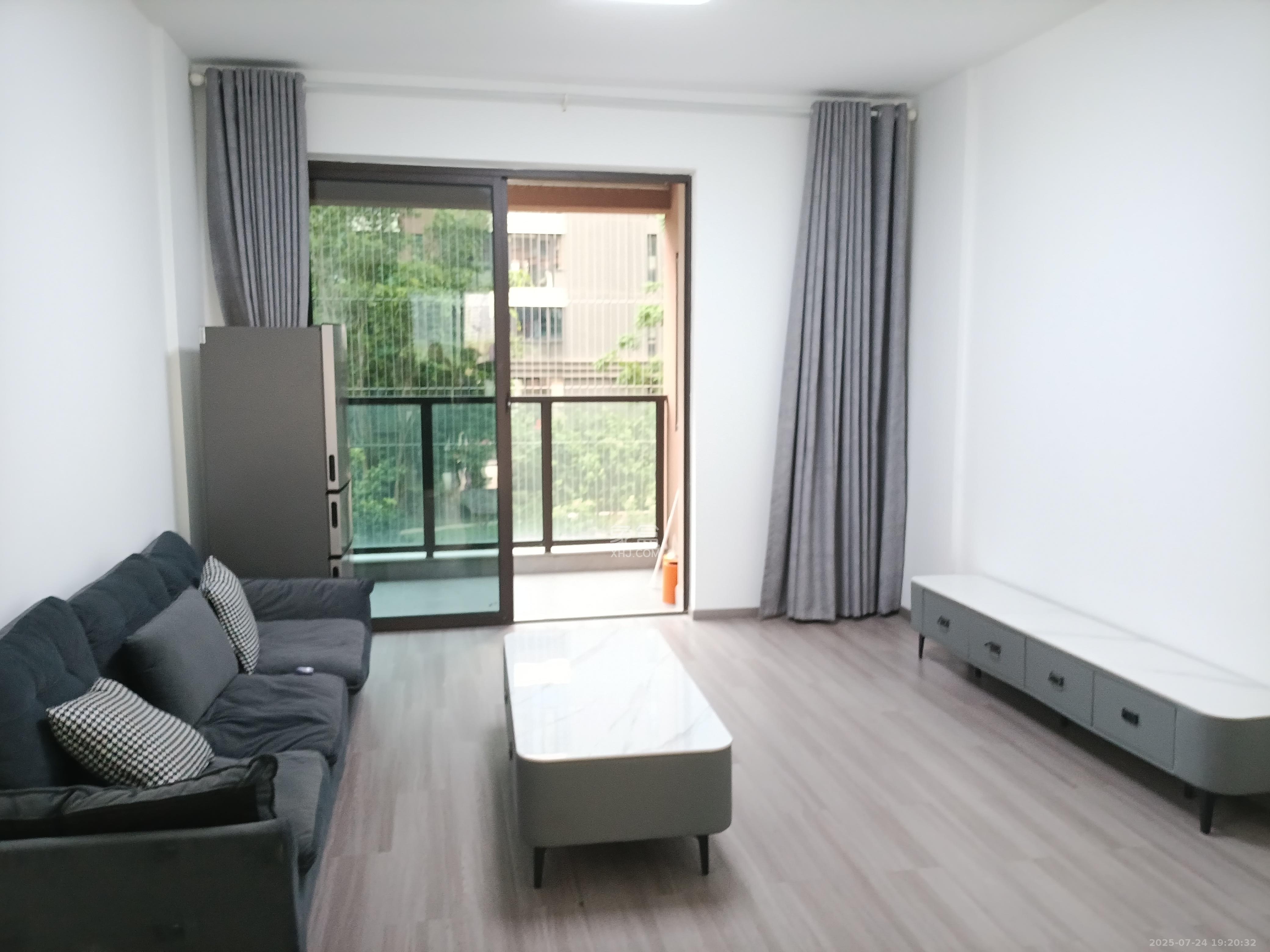 福天星中心(福天星雅苑)  4室2厅2卫    4500.0元/月 福天星中心(福天星雅苑)  4室2厅2卫    4500.0元/月室内图