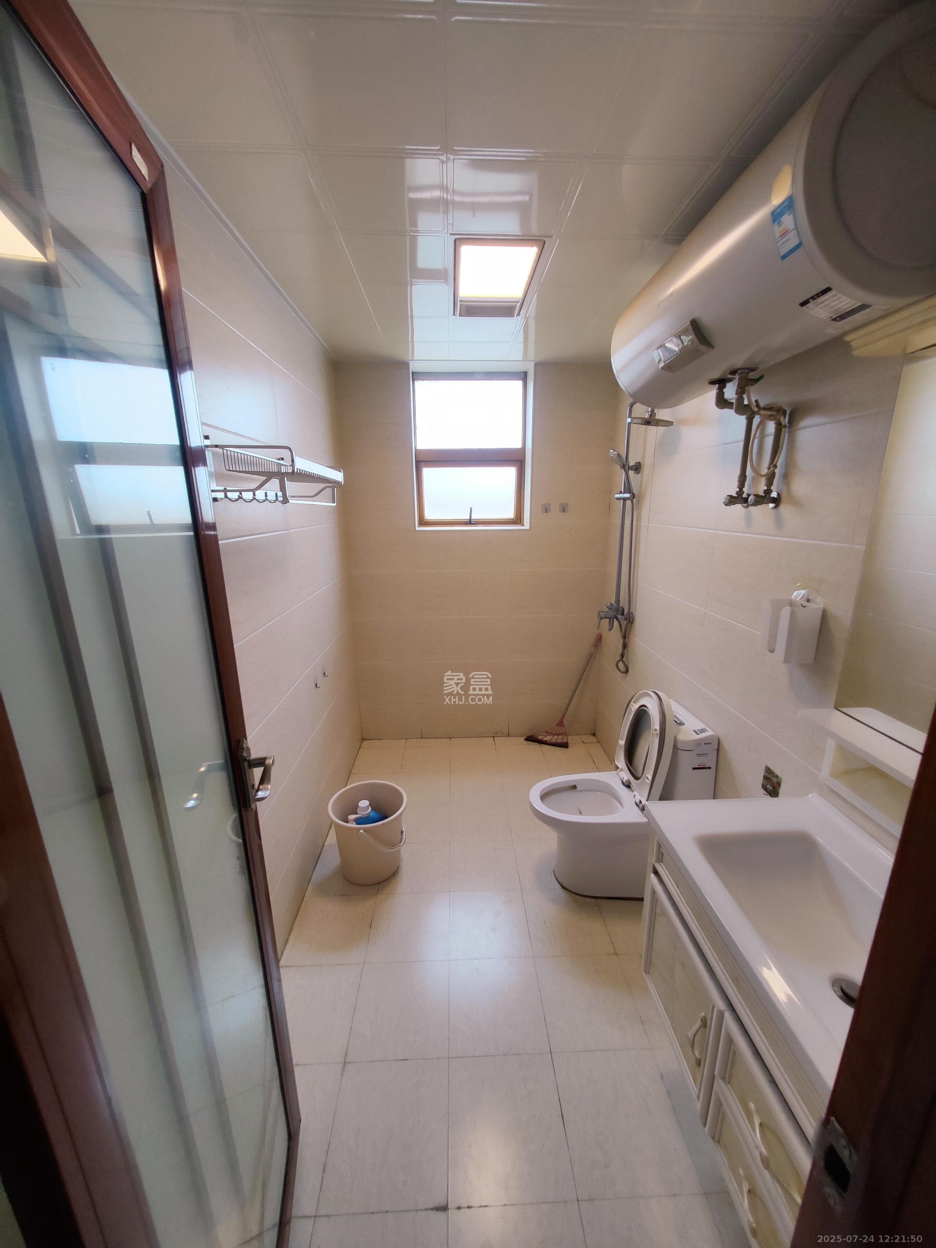 天健芙蓉盛世一期 3室2厅2卫 3500.0元/月 天健芙蓉盛世一期 3室2厅2卫 3500.0元/月室内图