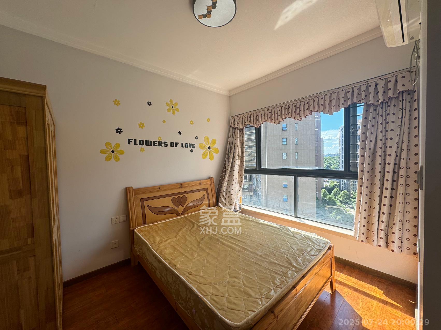 藏珑湖上国际花园 3室2厅2卫 3500.0元/月 藏珑湖上国际花园 3室2厅2卫 3500.0元/月室内图