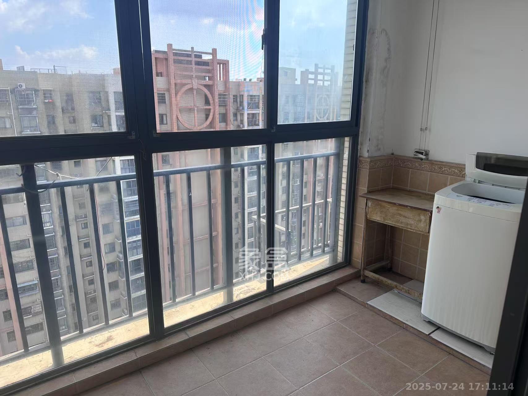 童话里 3室2厅1卫 1800.0元/月 童话里 3室2厅1卫 1800.0元/月室内图