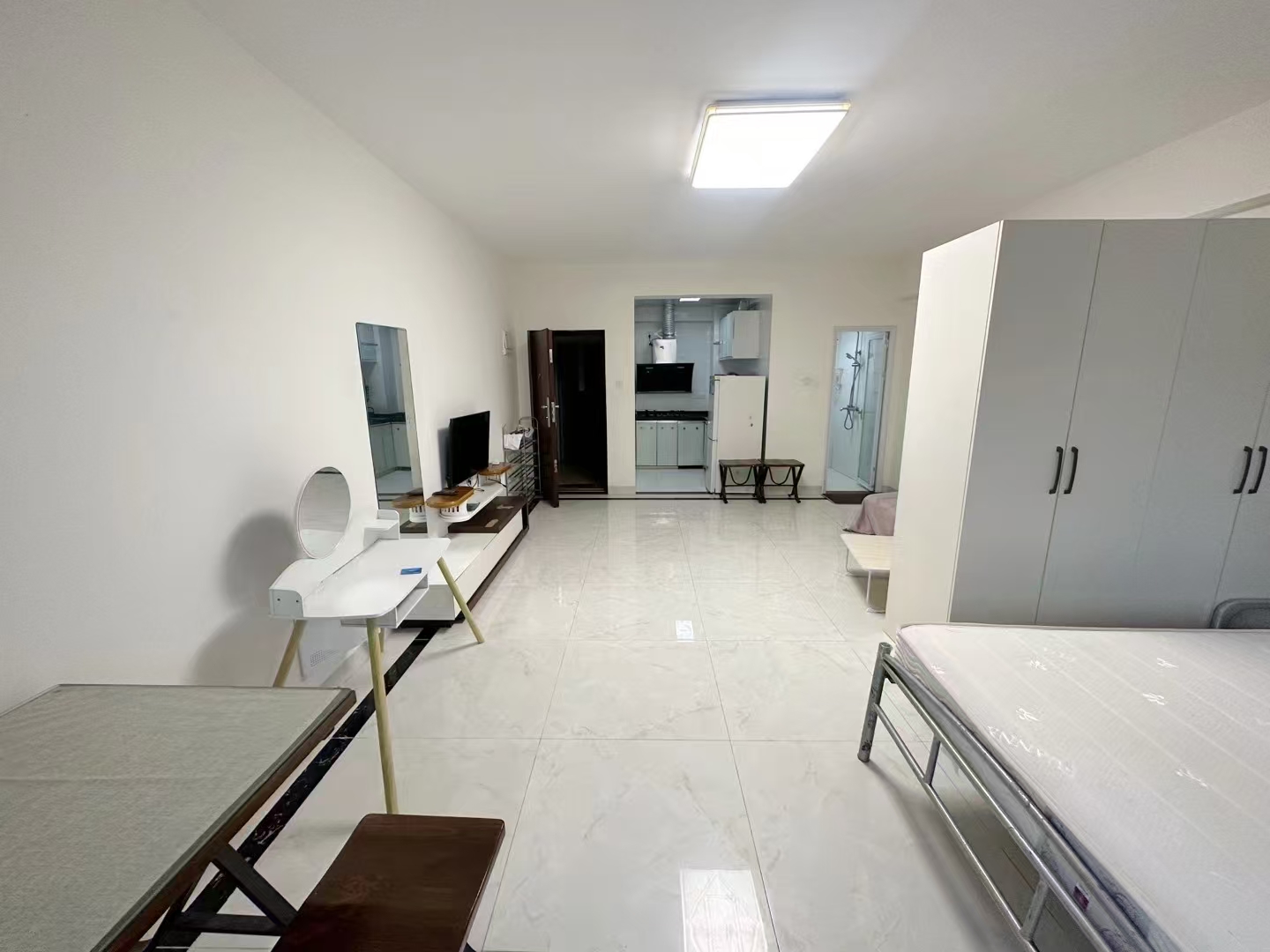 书香苑 1室1厅1卫 1900.0元/月 书香苑 1室1厅1卫 1900.0元/月室内图