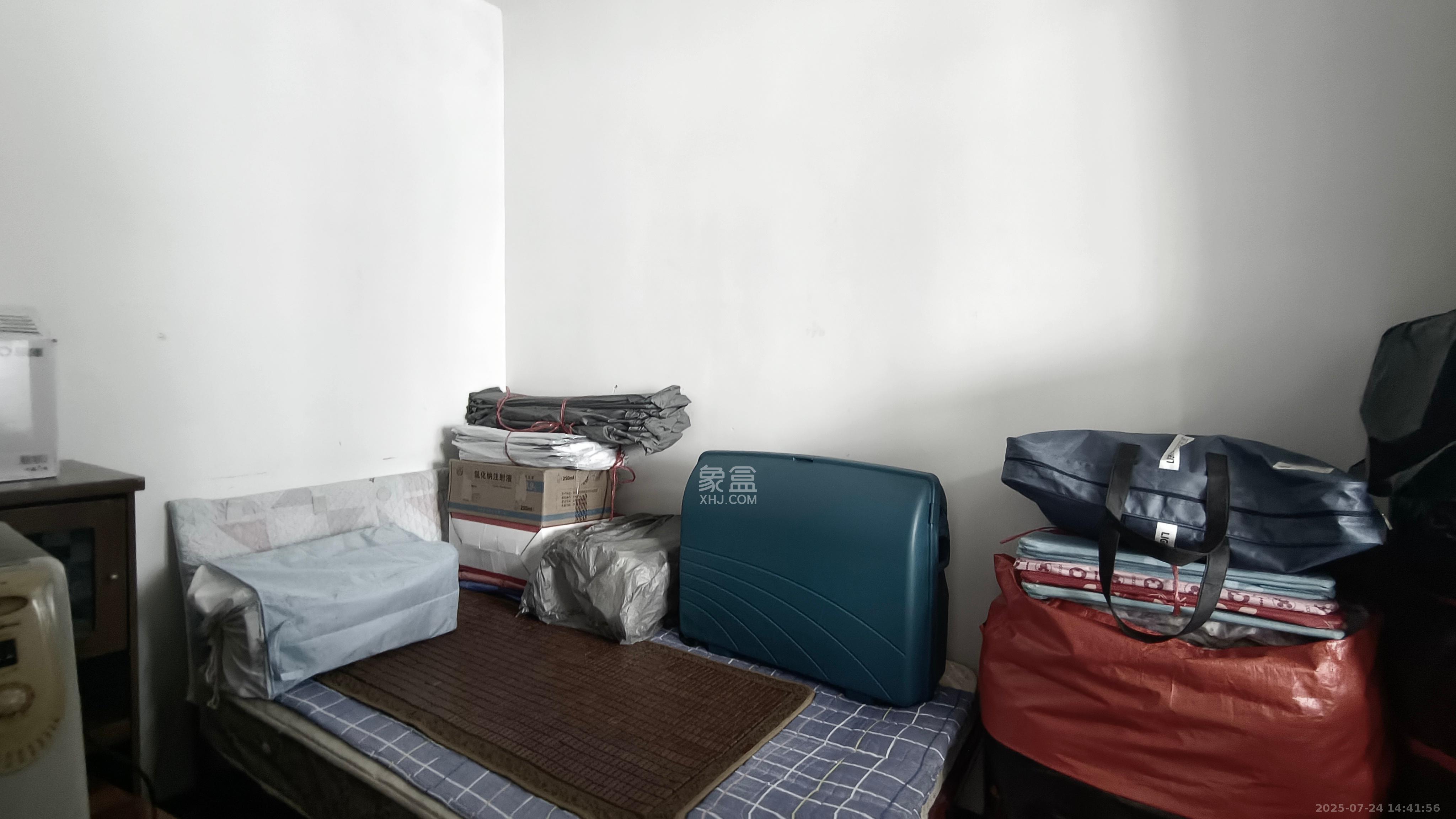 湘江世纪城贯江苑 3室2厅2卫 2300.0元/月 湘江世纪城贯江苑 3室2厅2卫 2300.0元/月室内图