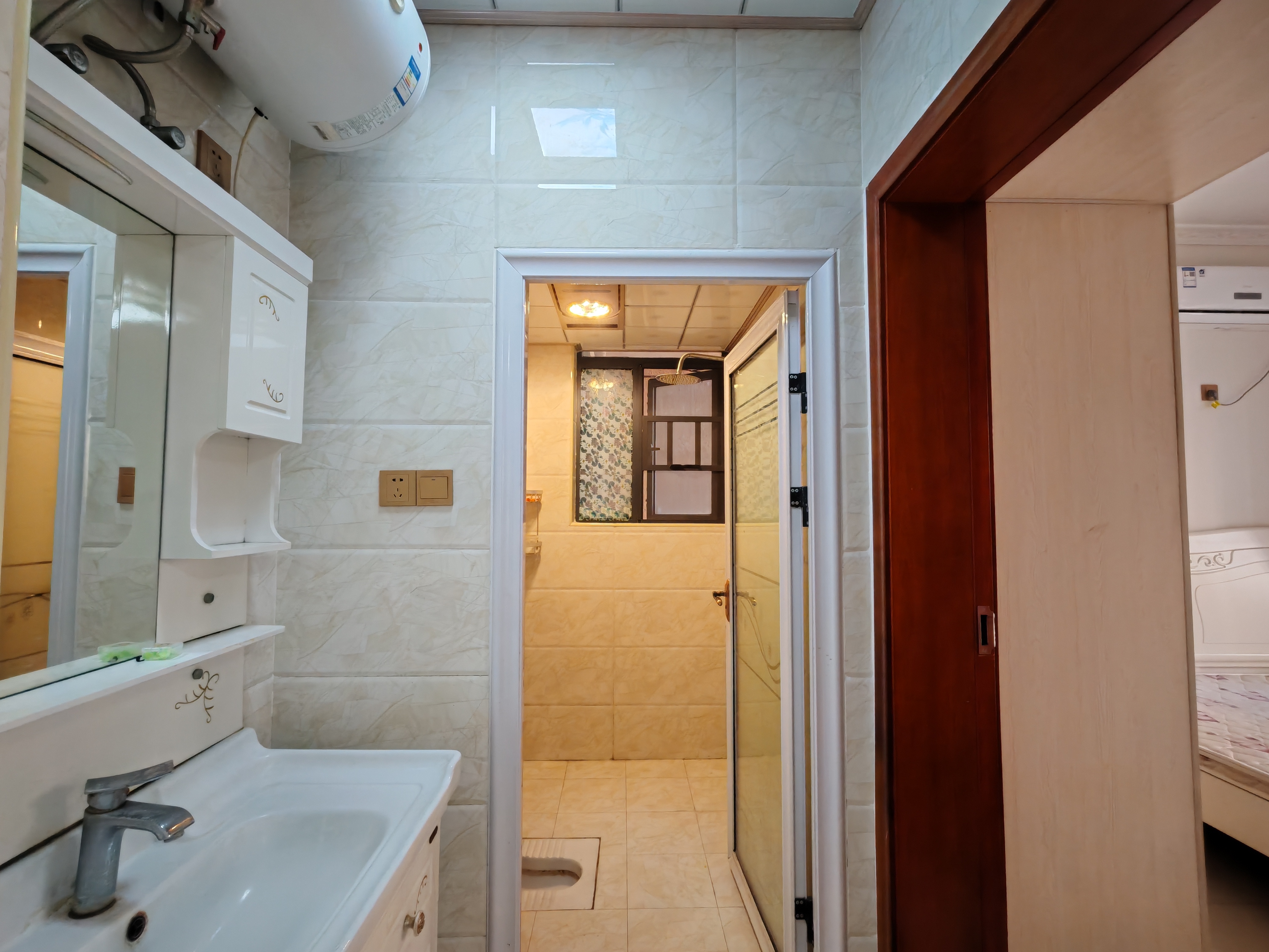 百弘学府城 3室2厅2卫 1600.0元/月 百弘学府城 3室2厅2卫 1600.0元/月室内图