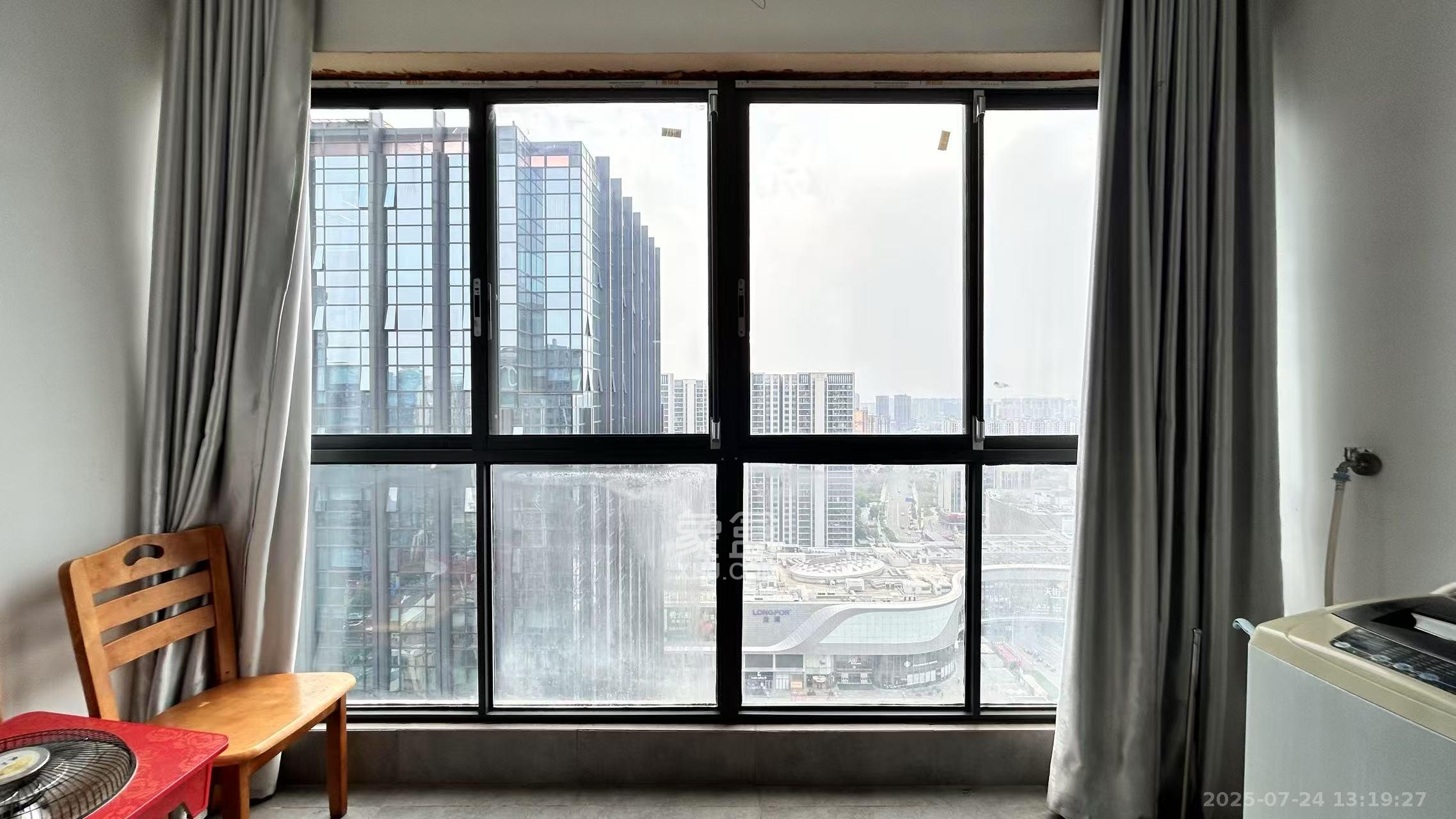 恒伟湘江时代 3室2厅1卫 3000.0元/月 恒伟湘江时代 3室2厅1卫 3000.0元/月室内图