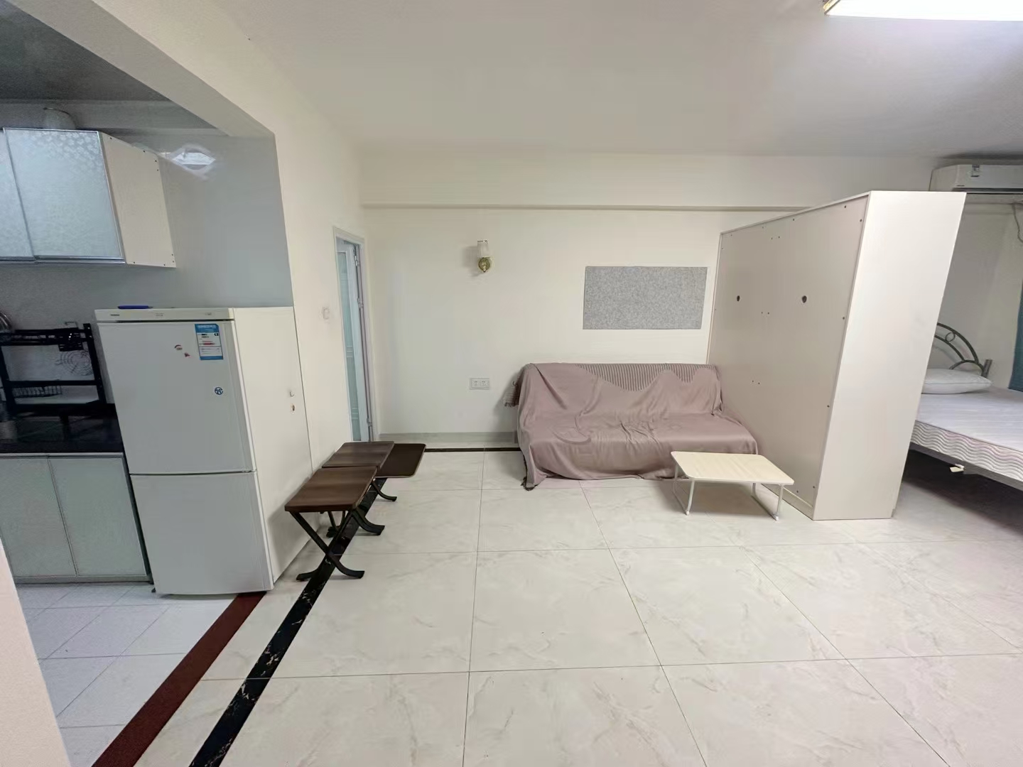 书香苑 1室1厅1卫 1900.0元/月 书香苑 1室1厅1卫 1900.0元/月室内图