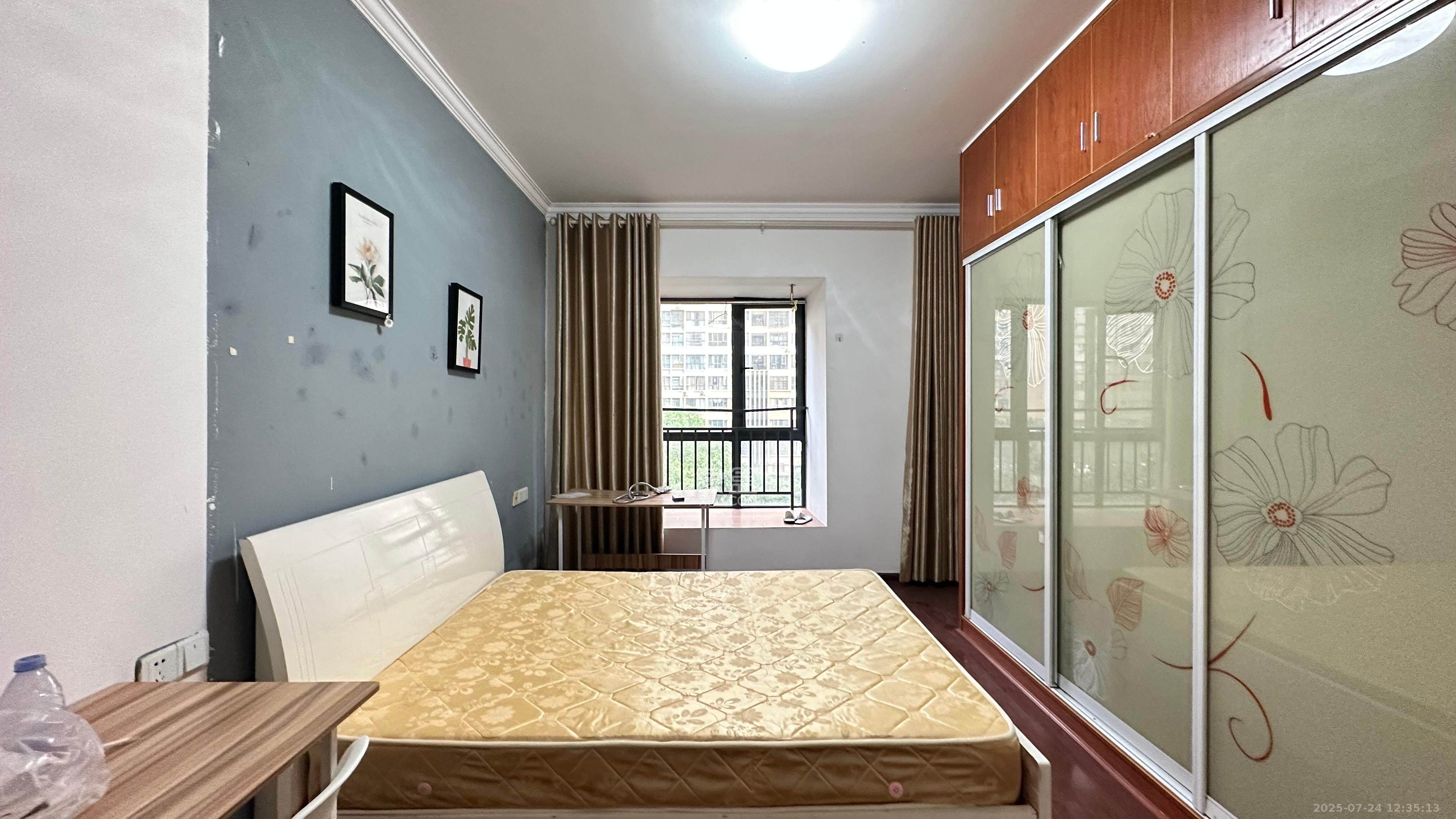 勤诚达新界 5室2厅2卫 2300.0元/月 勤诚达新界 5室2厅2卫 2300.0元/月室内图