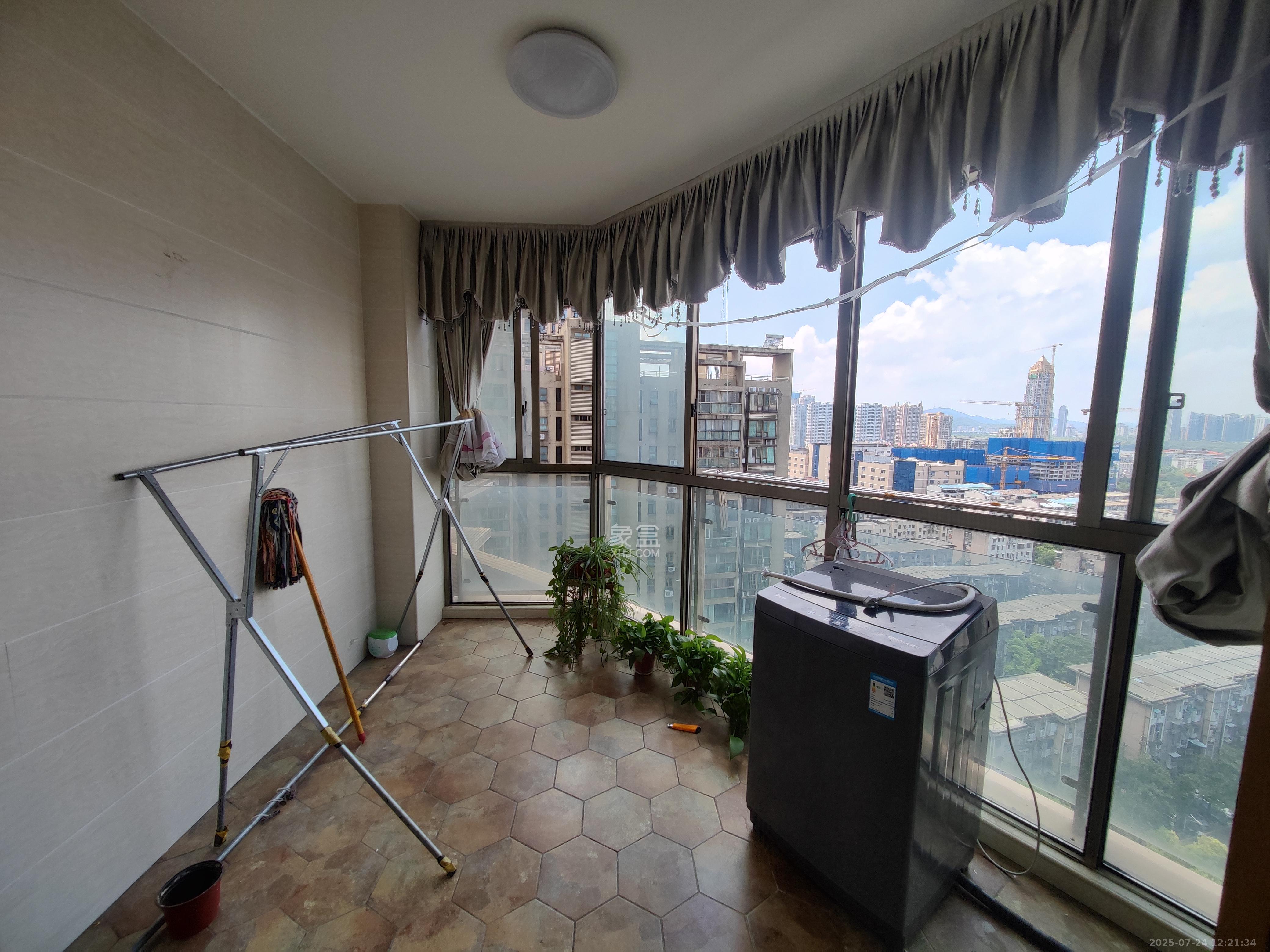 天健芙蓉盛世一期 3室2厅2卫 3500.0元/月 天健芙蓉盛世一期 3室2厅2卫 3500.0元/月室内图