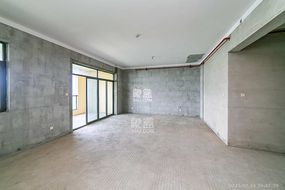 中建江山壹号  4室2厅2卫    750.0万 中建江山壹号  4室2厅2卫    750.0万卧室