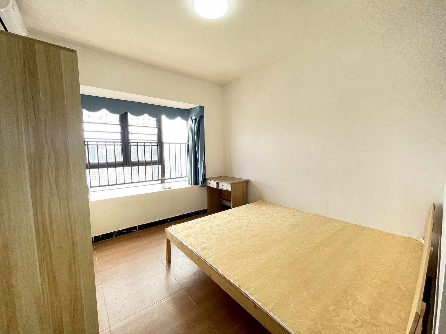 坡博家园一区  3室2厅1卫    2600.0元/月室内图