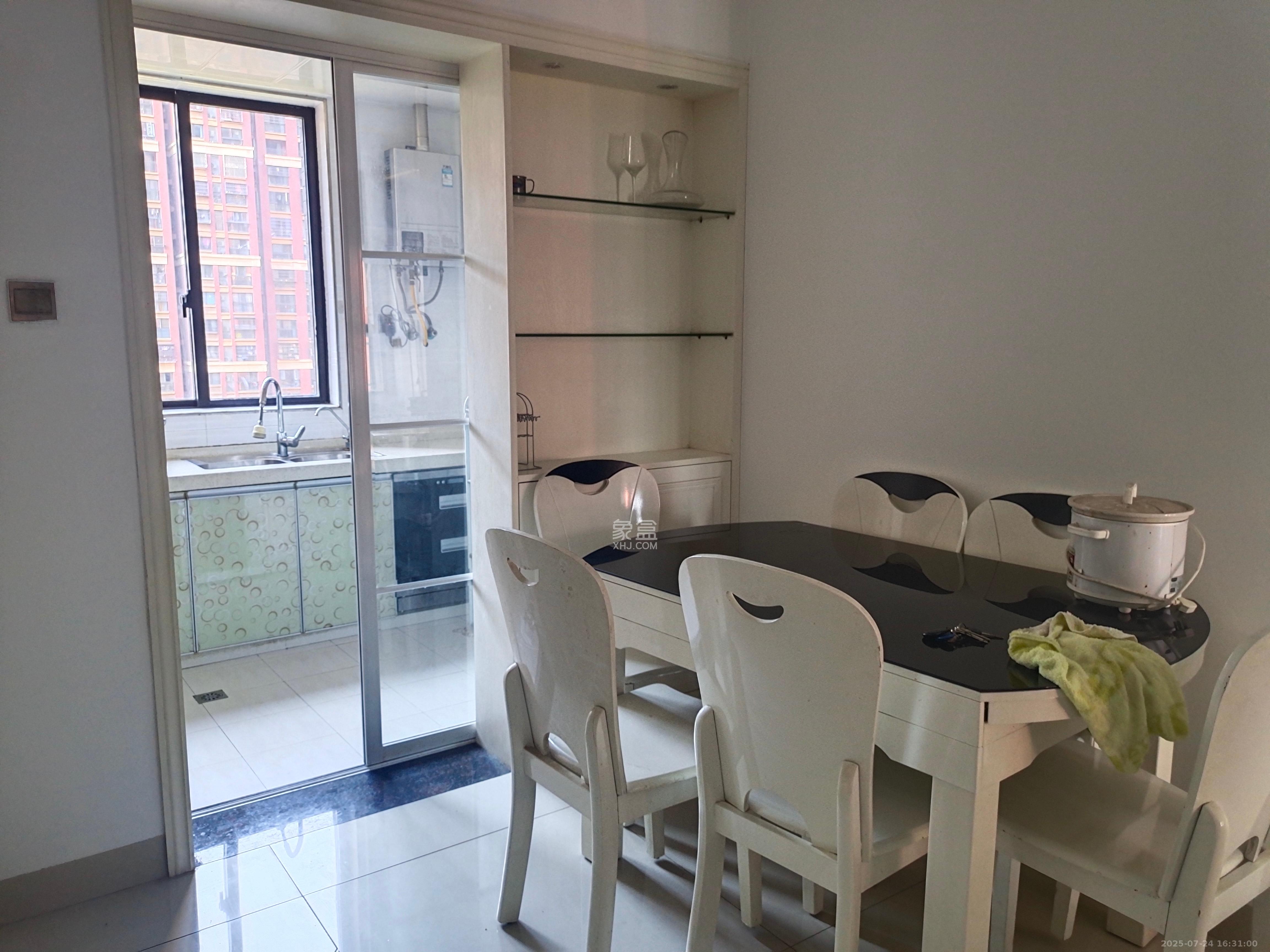 新城国际花都  3室2厅1卫    1700.0元/月 新城国际花都  3室2厅1卫    1700.0元/月