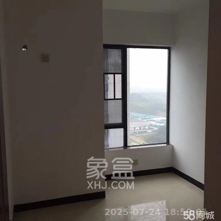 富春山  3室2厅1卫    2400.0元/月 富春山  3室2厅1卫    2400.0元/月室内图