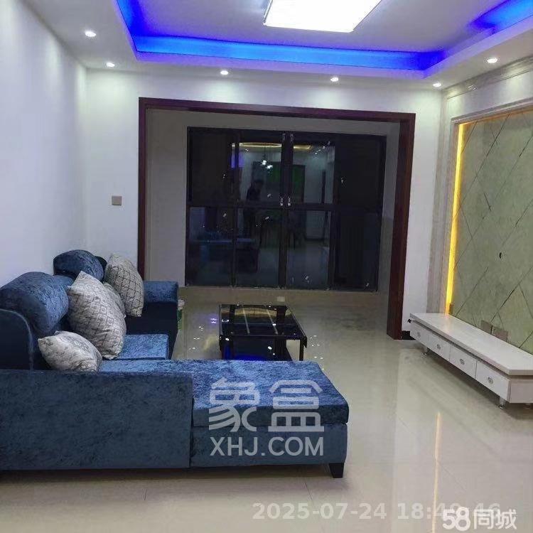 富春山  3室2厅1卫    2400.0元/月 富春山  3室2厅1卫    2400.0元/月室内图1