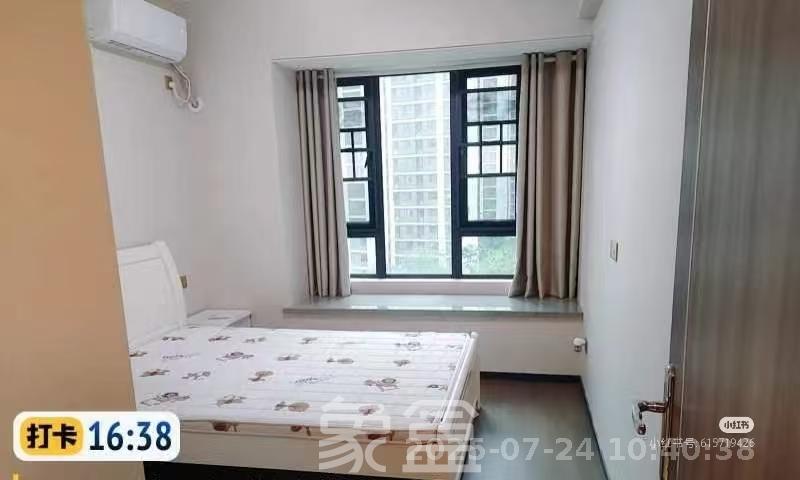 中海阅麓山一期  3室2厅2卫   3600.00元/月室内图