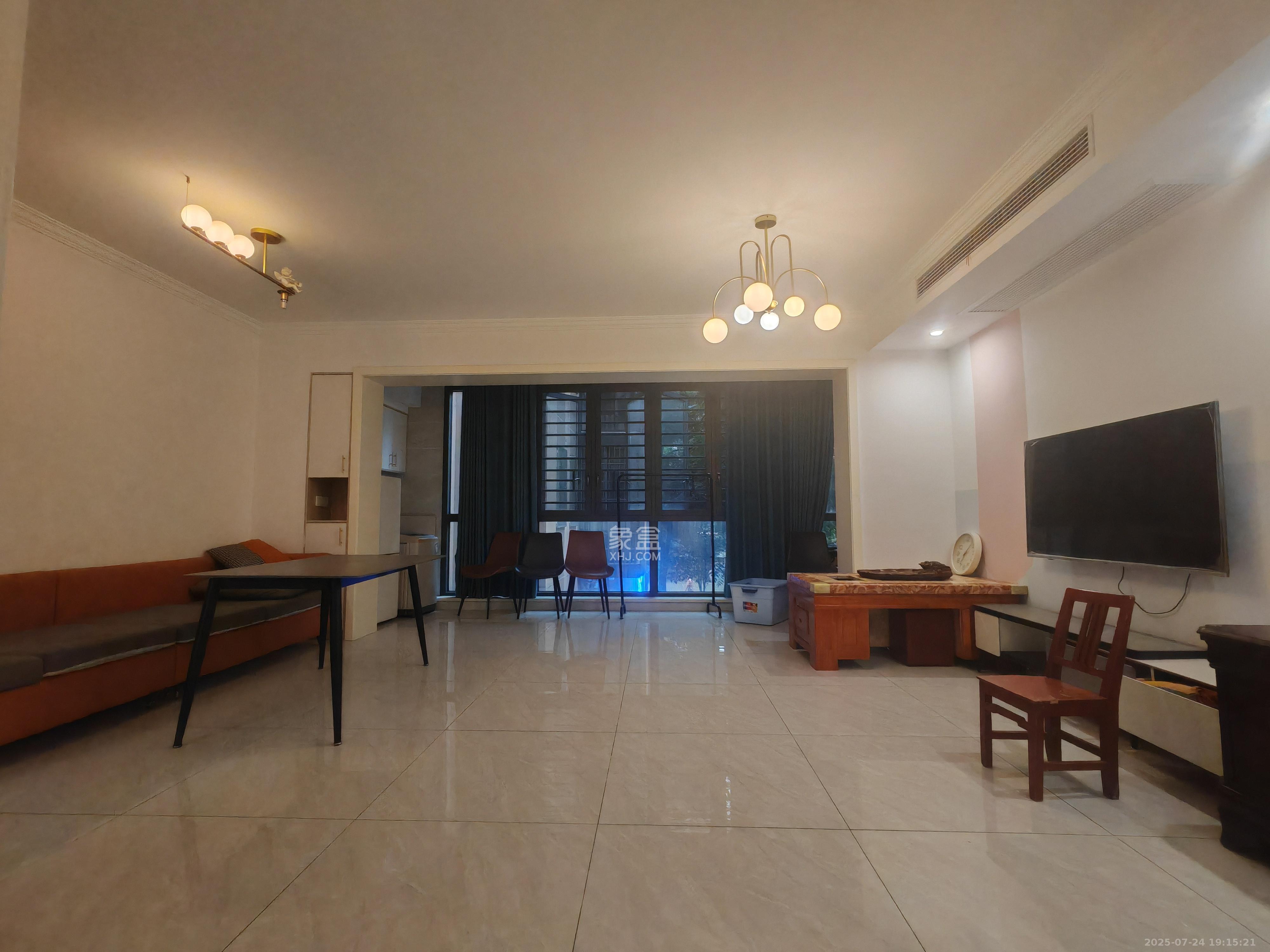 洋湖和园(福联嘉苑) 3室2厅1卫 2300.0元/月 洋湖和园(福联嘉苑) 3室2厅1卫 2300.0元/月室内图