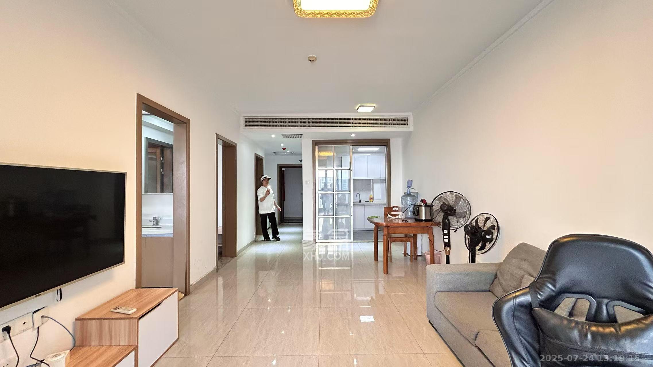 恒伟湘江时代 3室2厅1卫 3000.0元/月 恒伟湘江时代 3室2厅1卫 3000.0元/月室内图