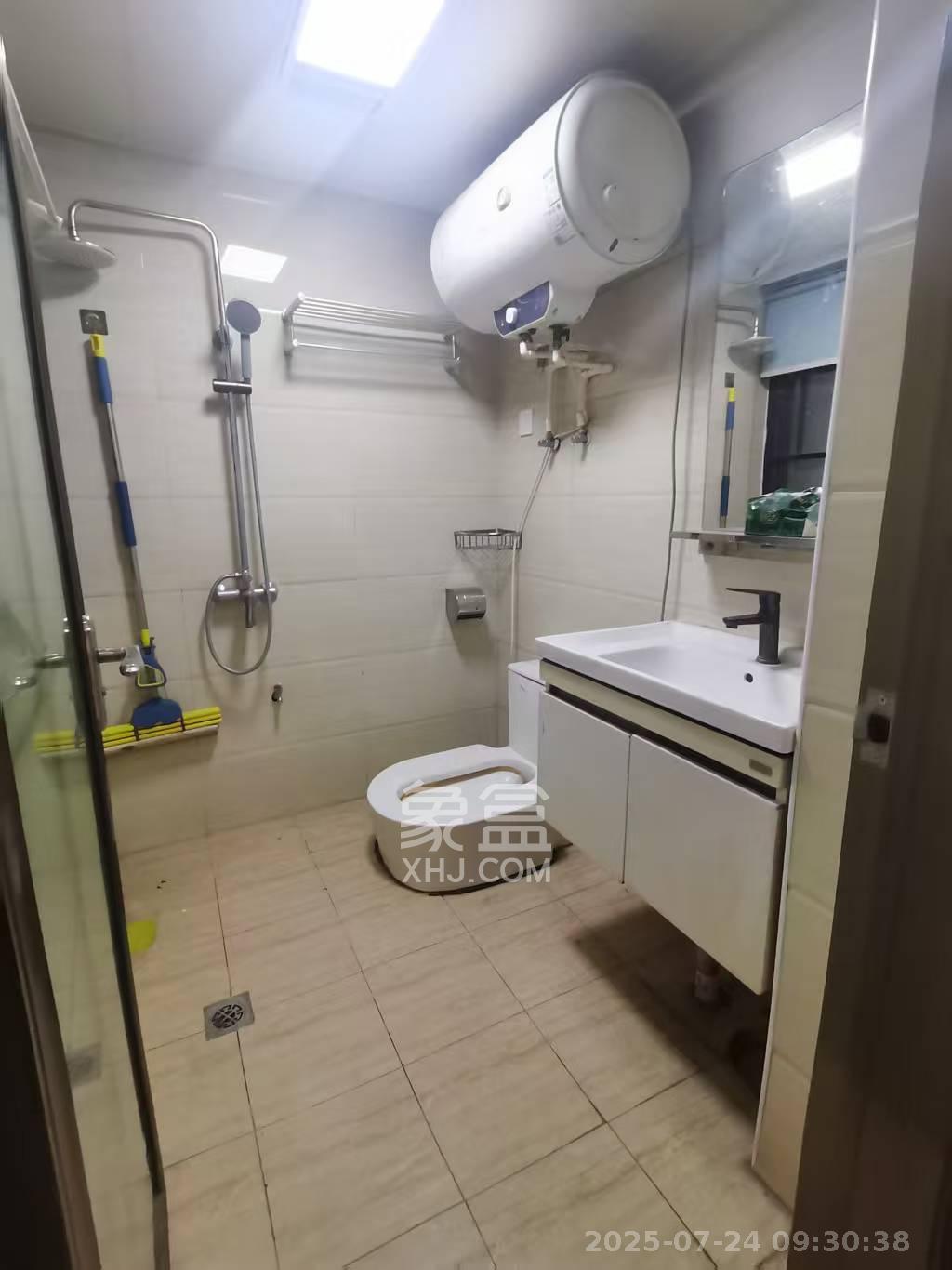 天下一家  3室2厅1卫    2400.0元/月 天下一家  3室2厅1卫    2400.0元/月户型图