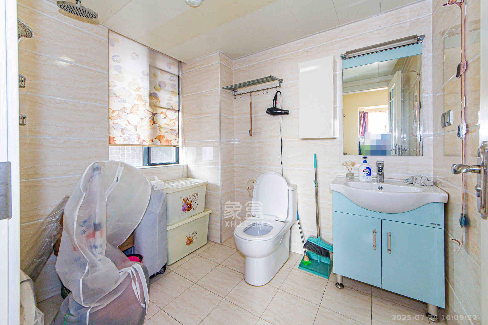 滨江君悦香邸 3室2厅2卫 3500.0元/月 滨江君悦香邸 3室2厅2卫 3500.0元/月室内图