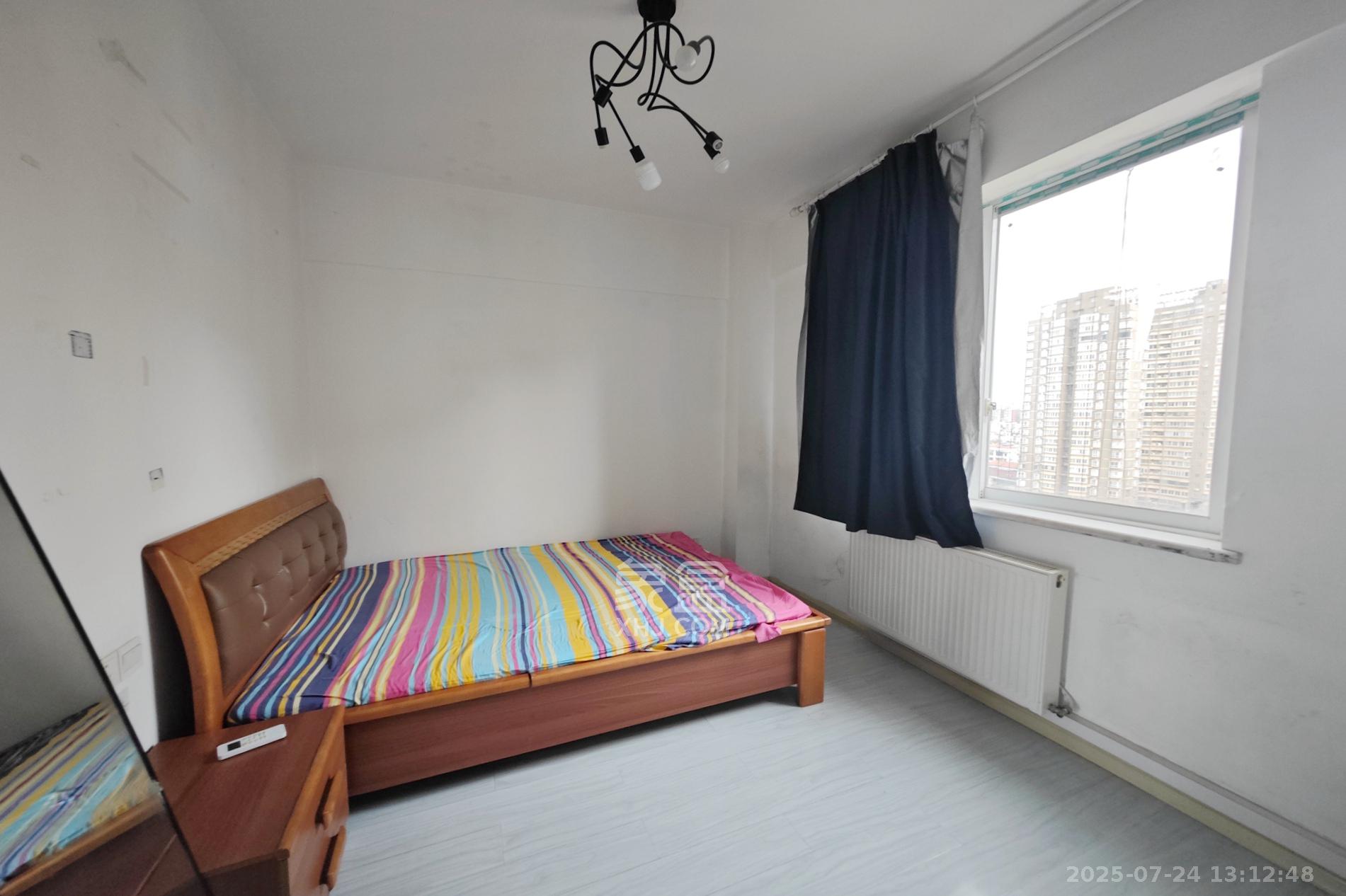 曙光大邸  3室2厅2卫    90.0万 曙光大邸  3室2厅2卫    90.0万卧室