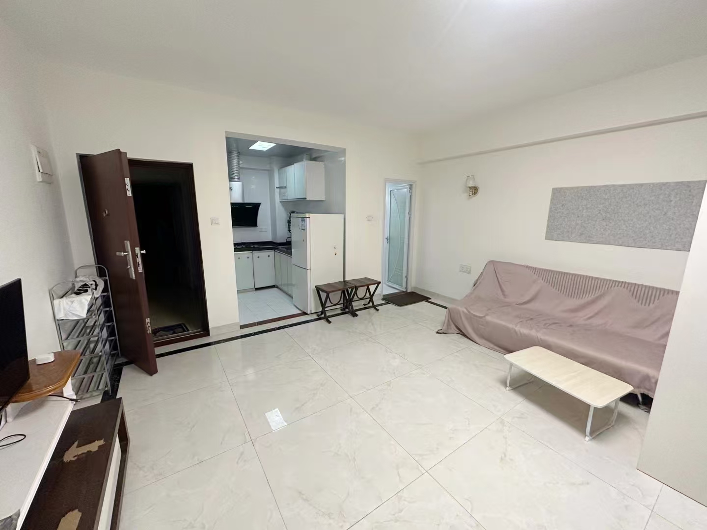 书香苑 1室1厅1卫 1900.0元/月 书香苑 1室1厅1卫 1900.0元/月室内图