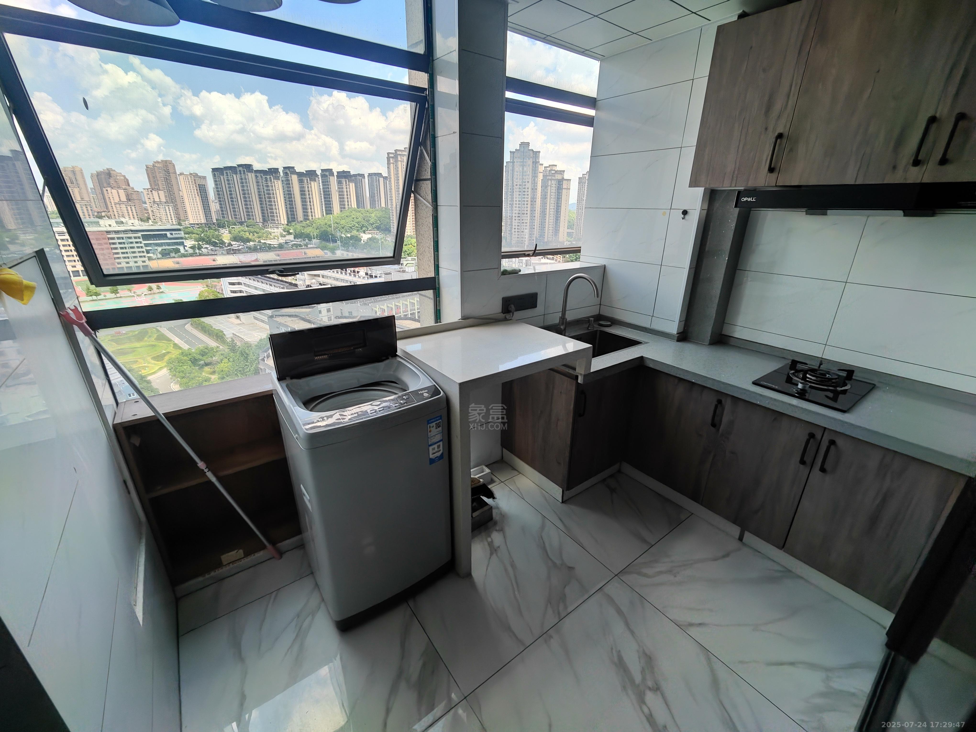 流金岁月-华晨国际 1室1厅1卫 1300.0元/月 流金岁月-华晨国际 1室1厅1卫 1300.0元/月室内图