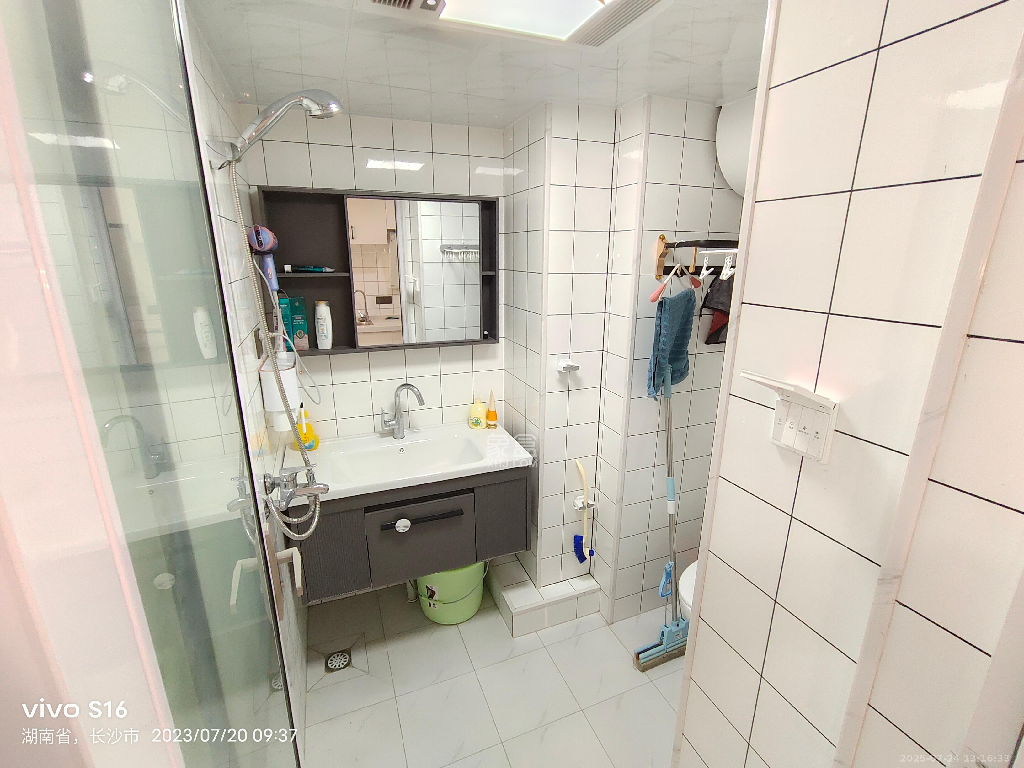 金地铂悦 1室0厅0卫 1800.0元/月 金地铂悦 1室0厅0卫 1800.0元/月室内图