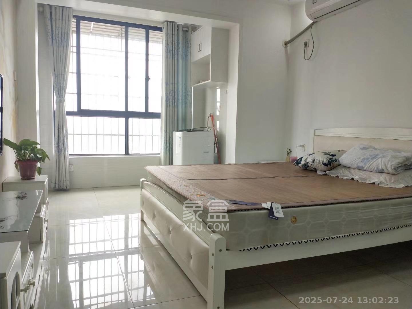 步行街大厦  1室1厅1卫   1600.00元/月室内图