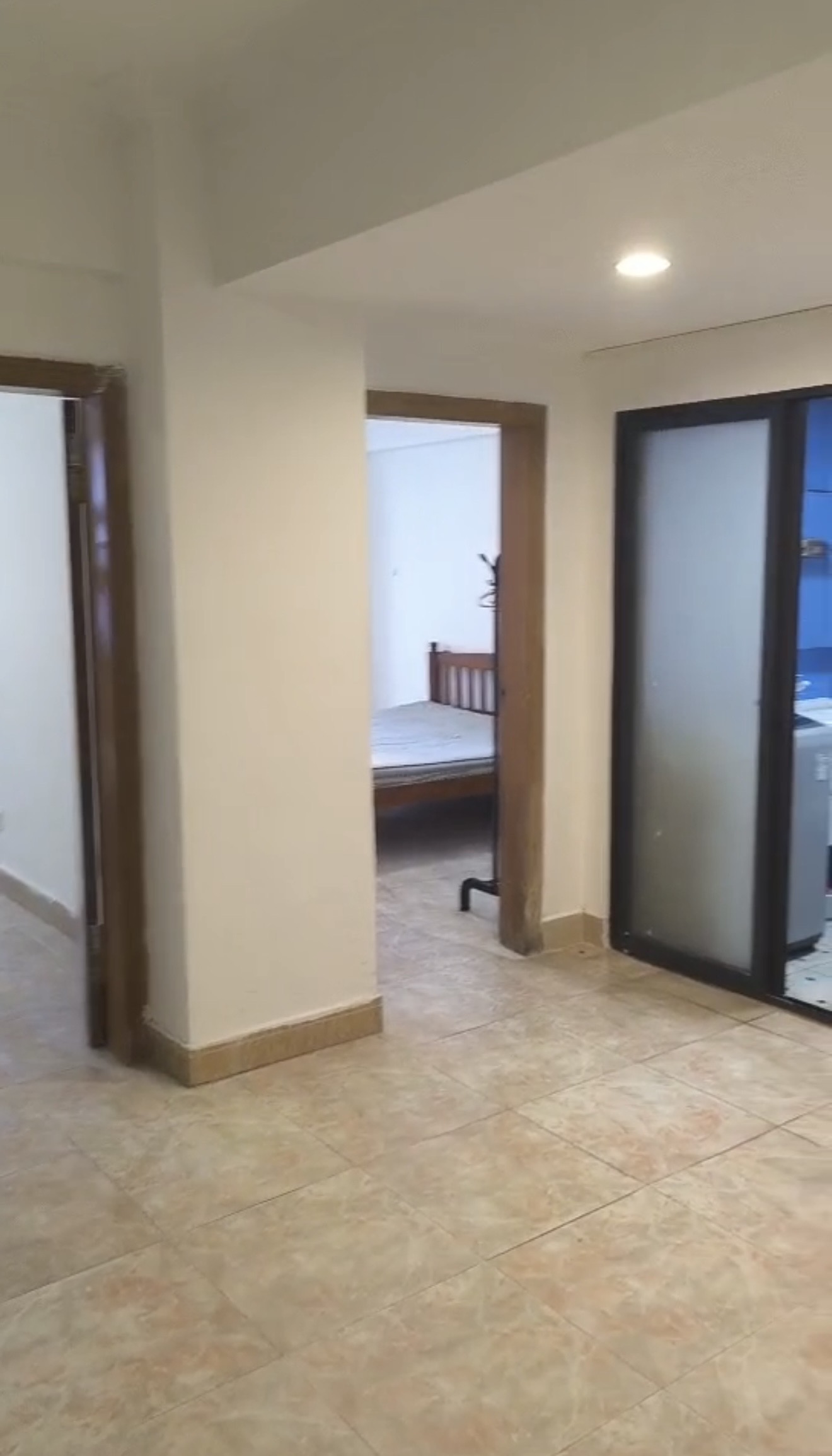 金龙小区  2室2厅1卫    2100.0元/月 金龙小区  2室2厅1卫    2100.0元/月室内图