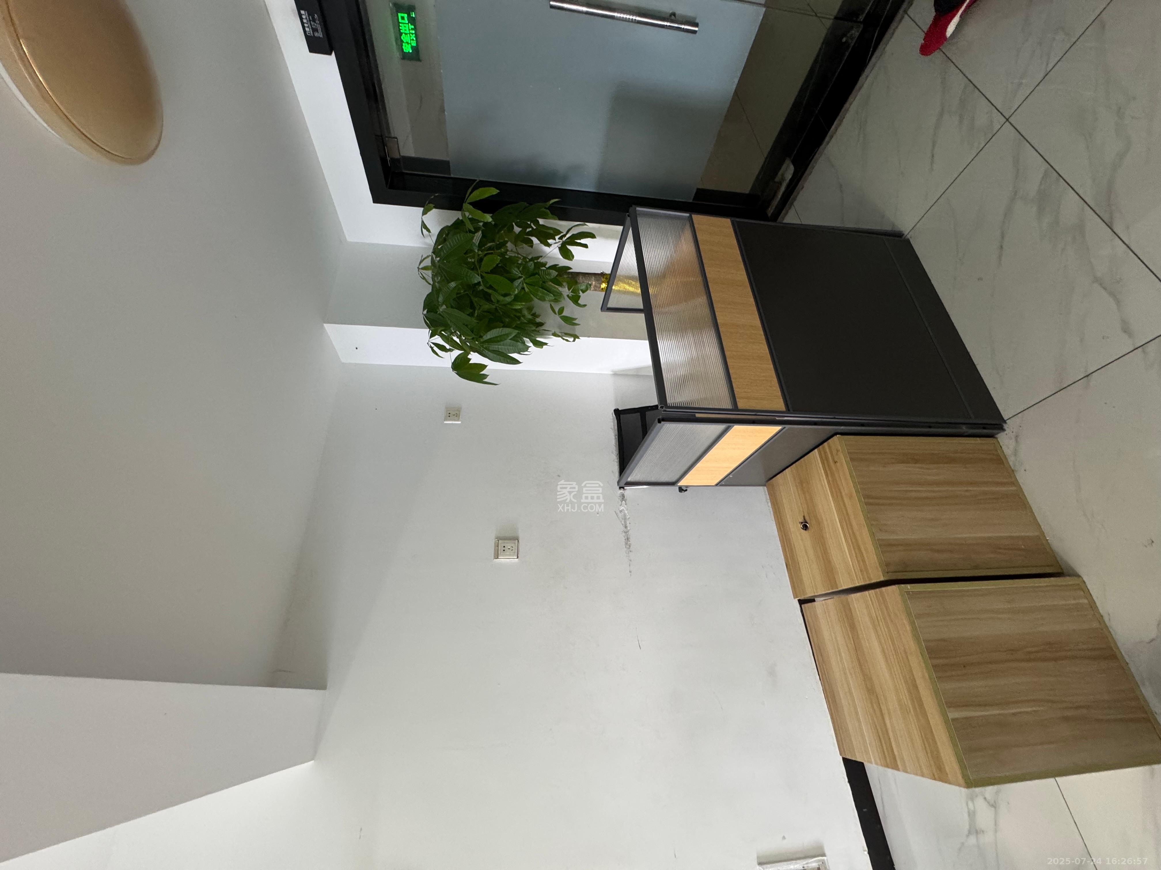 星大峰汇商务楼 1室1厅1卫 1800.0元/月 星大峰汇商务楼 1室1厅1卫 1800.0元/月室内图