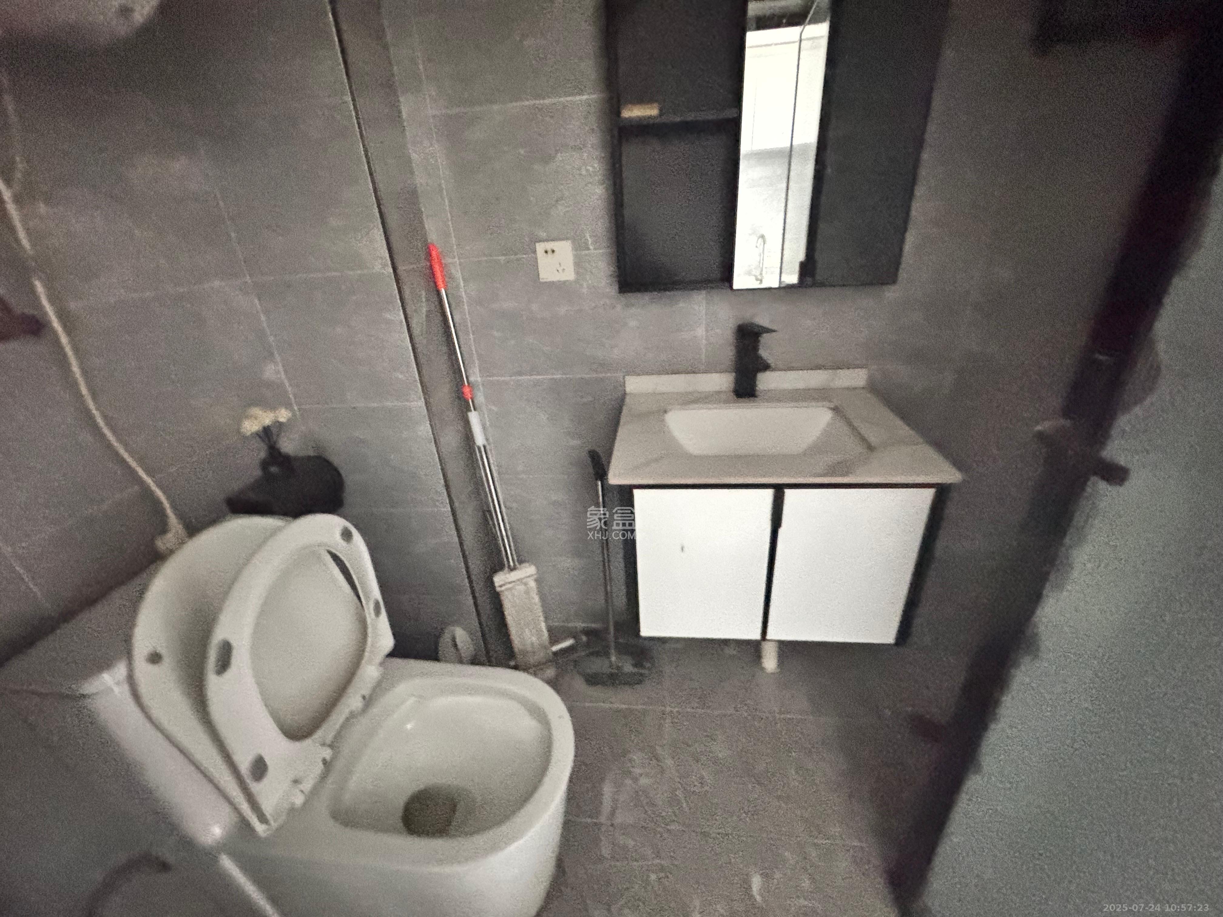 卓越江岸 2室1厅1卫 2600.0元/月 卓越江岸 2室1厅1卫 2600.0元/月室内图