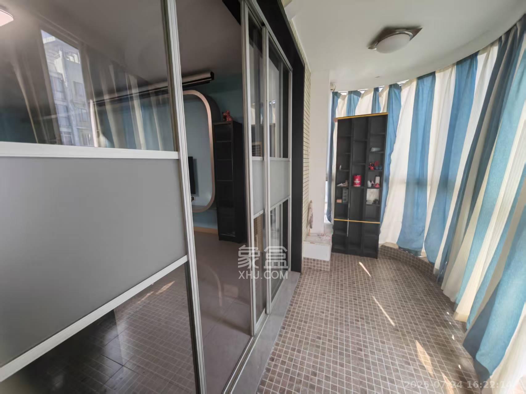 江岸景苑 3室2厅2卫 3400.0元/月 江岸景苑 3室2厅2卫 3400.0元/月室内图