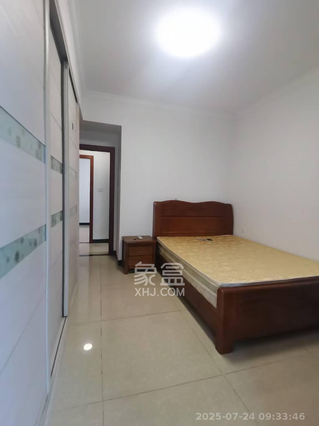 天下一家  3室2厅1卫    2400.0元/月 天下一家  3室2厅1卫    2400.0元/月室内图