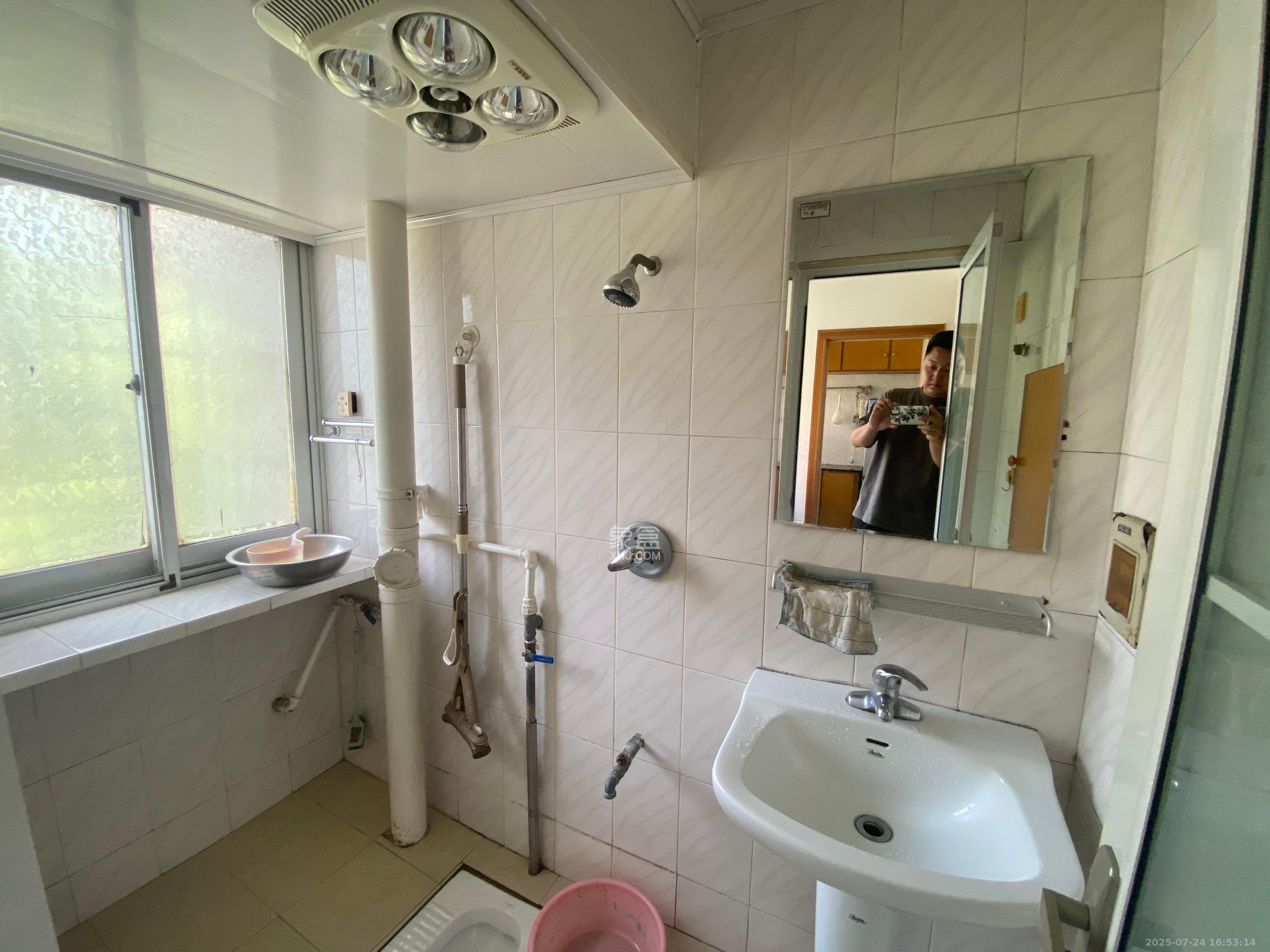 变压器厂宿舍  2室2厅1卫    1500.0元/月 变压器厂宿舍  2室2厅1卫    1500.0元/月室内图