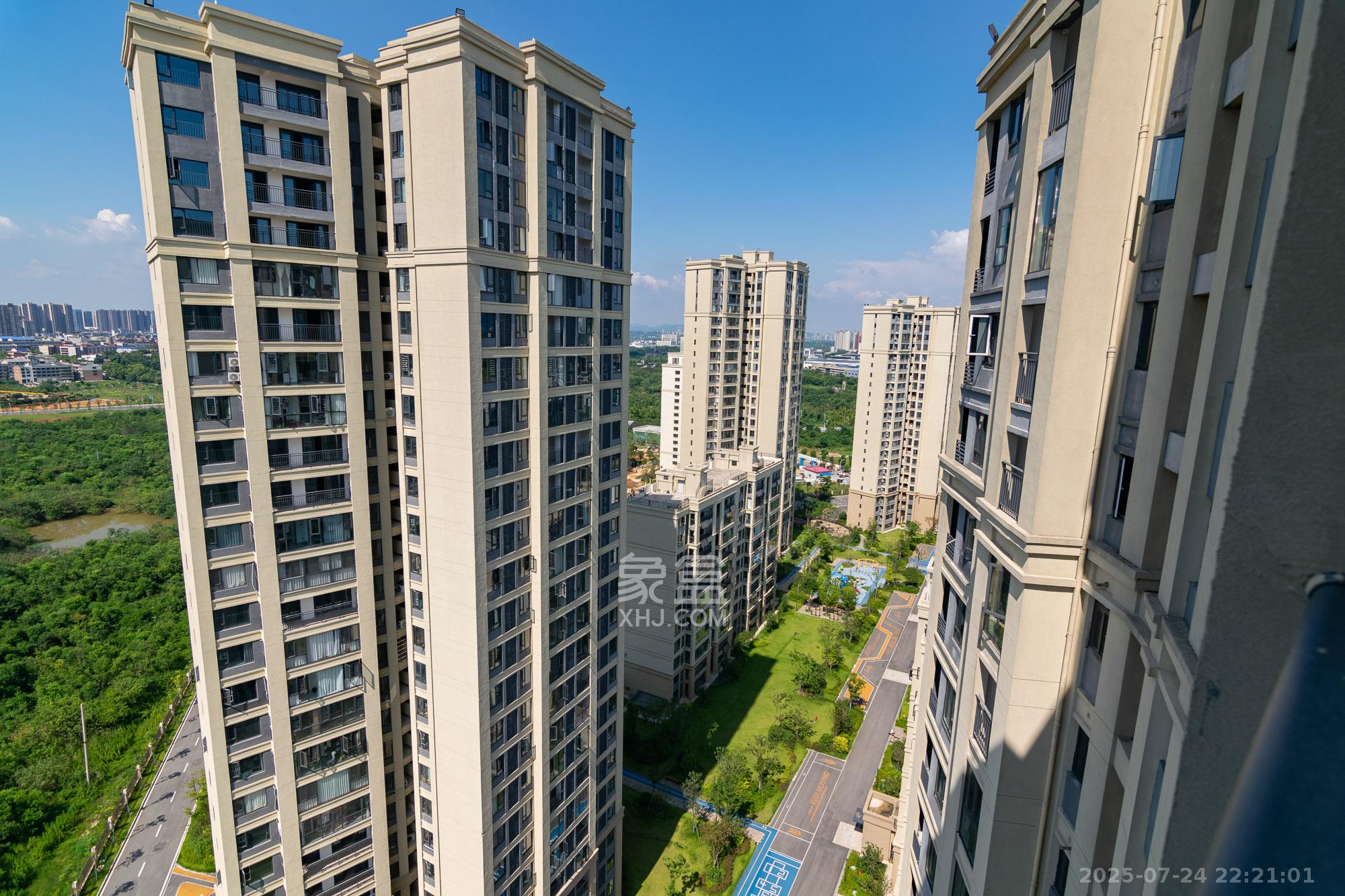 望达智造小镇望云湖  4室2厅2卫    66.0万其他