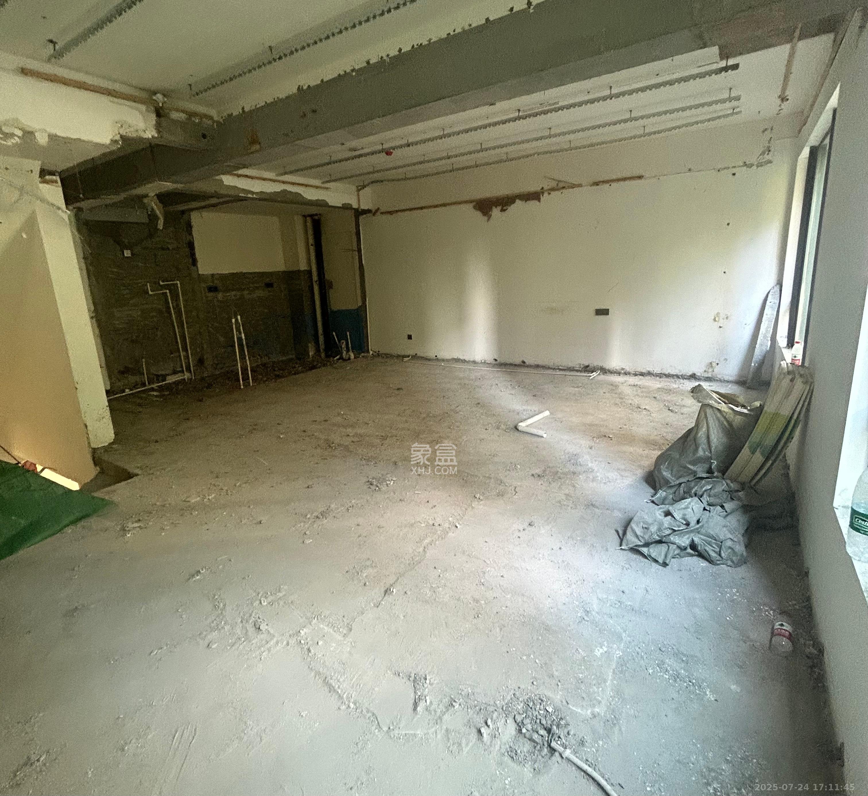 建发央著  4室2厅2卫   3000.00元/月室内图