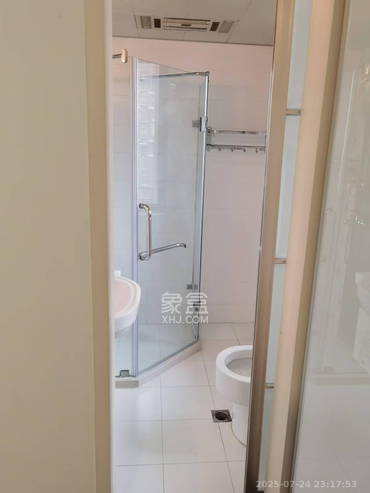 泰时三湘金地  1室1厅1卫   2000.00元/月室内图