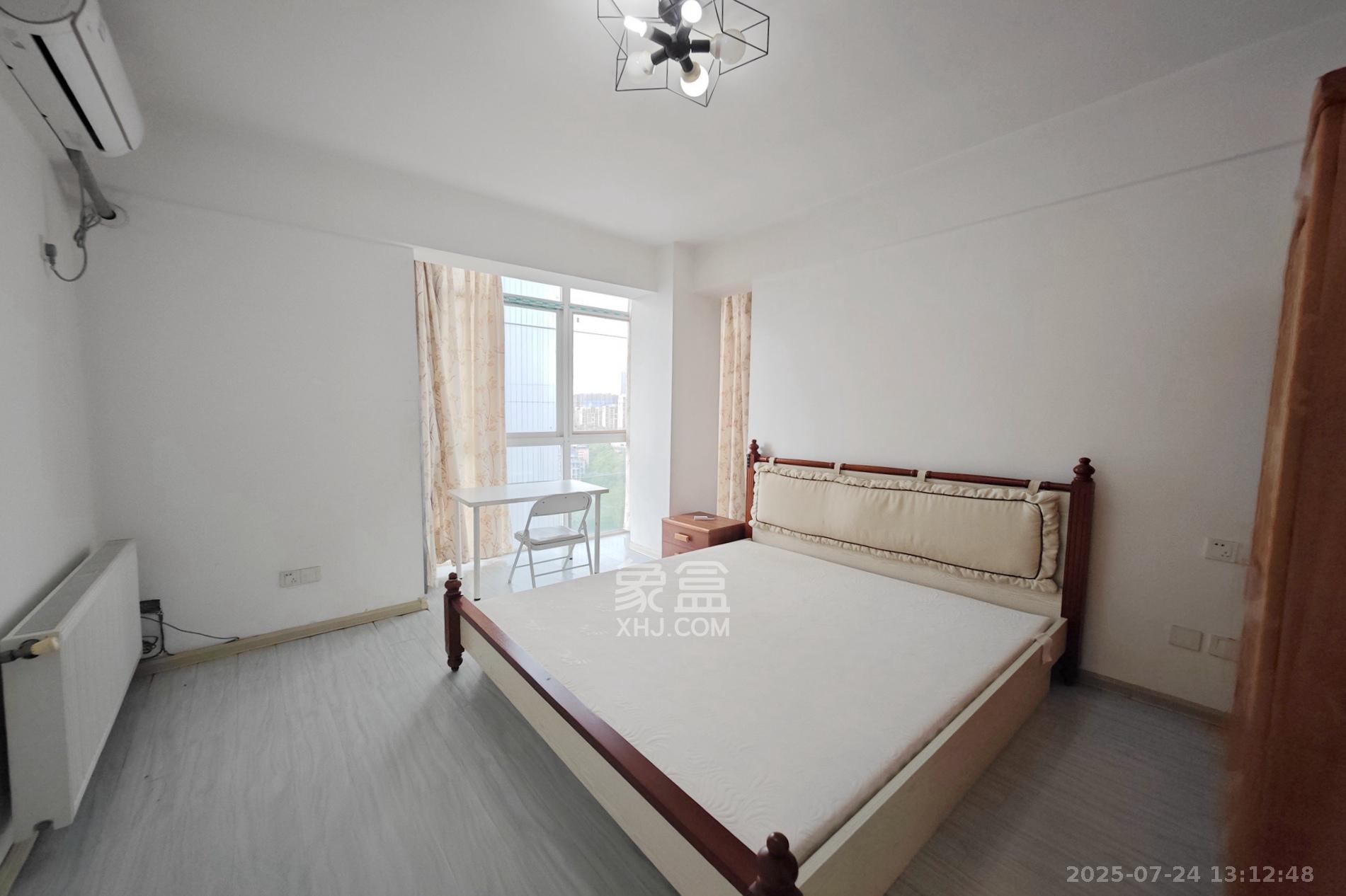 曙光大邸  3室2厅2卫    90.0万 曙光大邸  3室2厅2卫    90.0万卧室