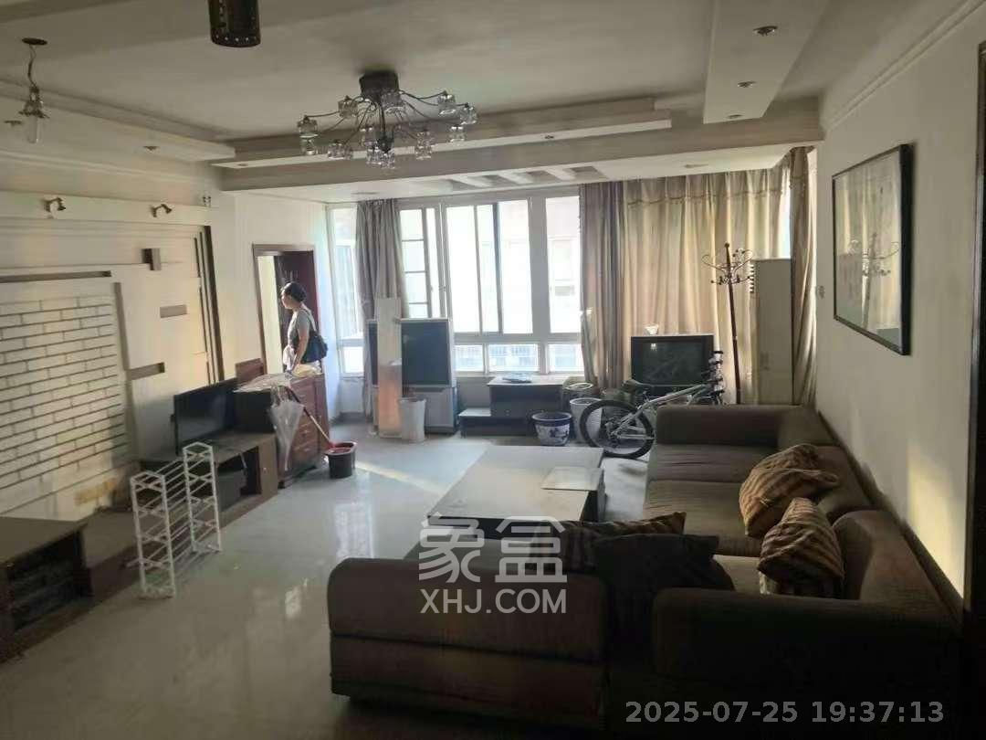 鑫天佳园 3室1厅2卫 1800.0元/月 鑫天佳园 3室1厅2卫 1800.0元/月室内图