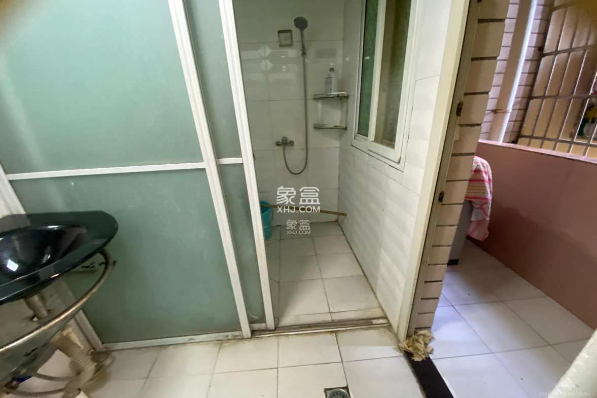 麓谷加州阳光  2室1厅1卫    2200.0元/月 麓谷加州阳光  2室1厅1卫    2200.0元/月室内图