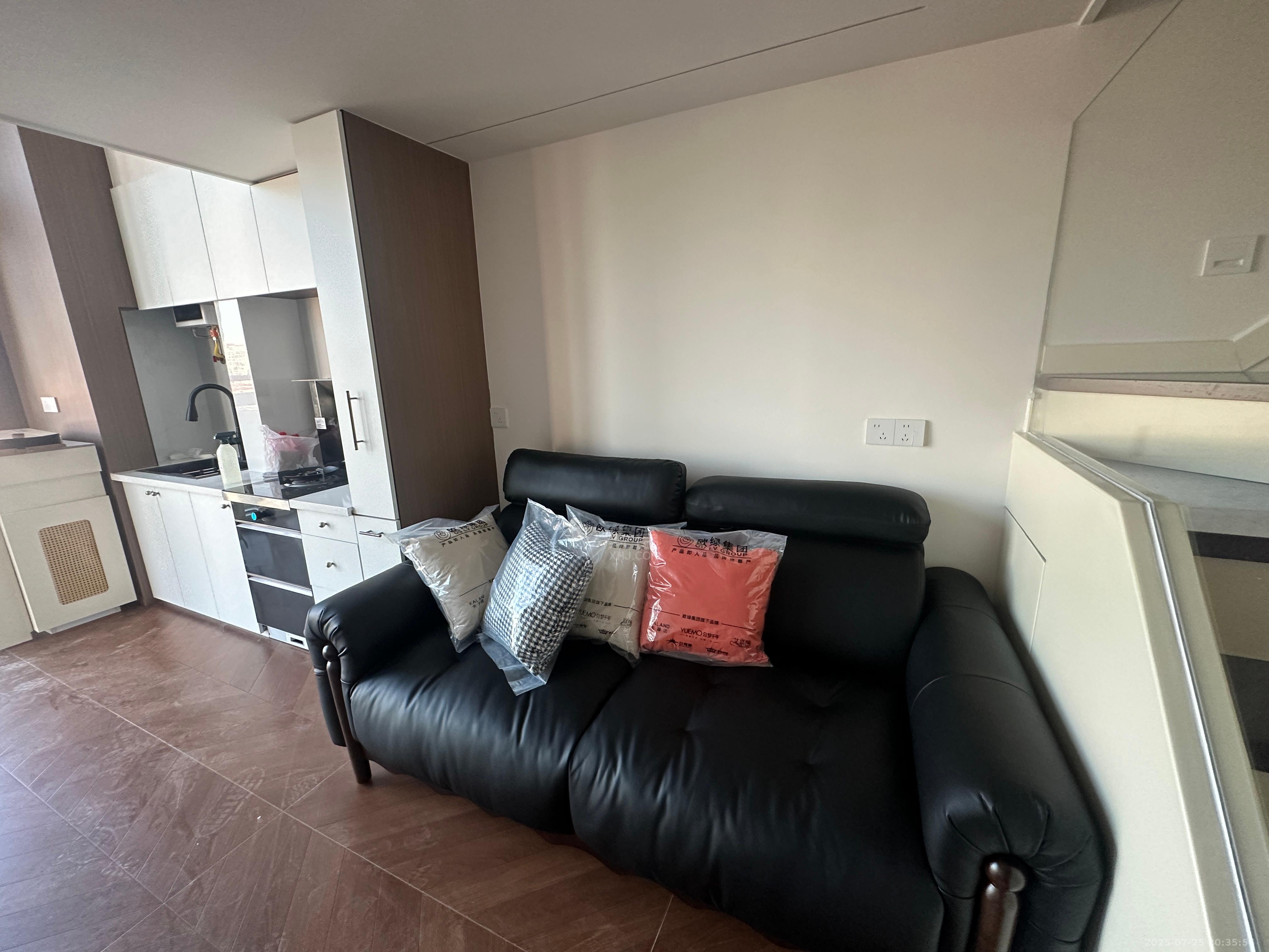 桂鑫汇文中心 1室1厅1卫 3200.0元/月 桂鑫汇文中心 1室1厅1卫 3200.0元/月室内图