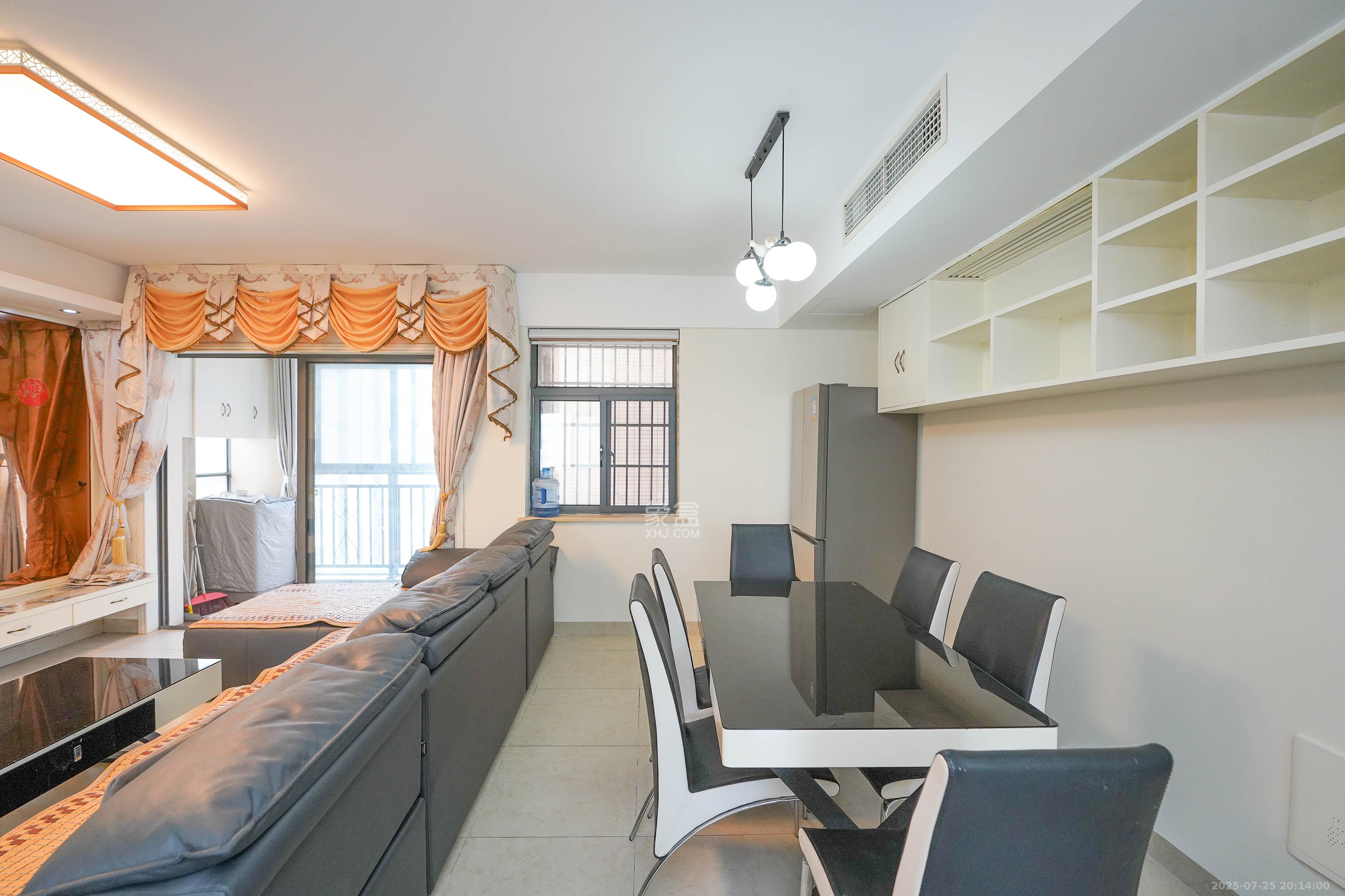 五矿紫湖香醍  3室2厅1卫    65.0万 五矿紫湖香醍  3室2厅1卫    65.0万客厅