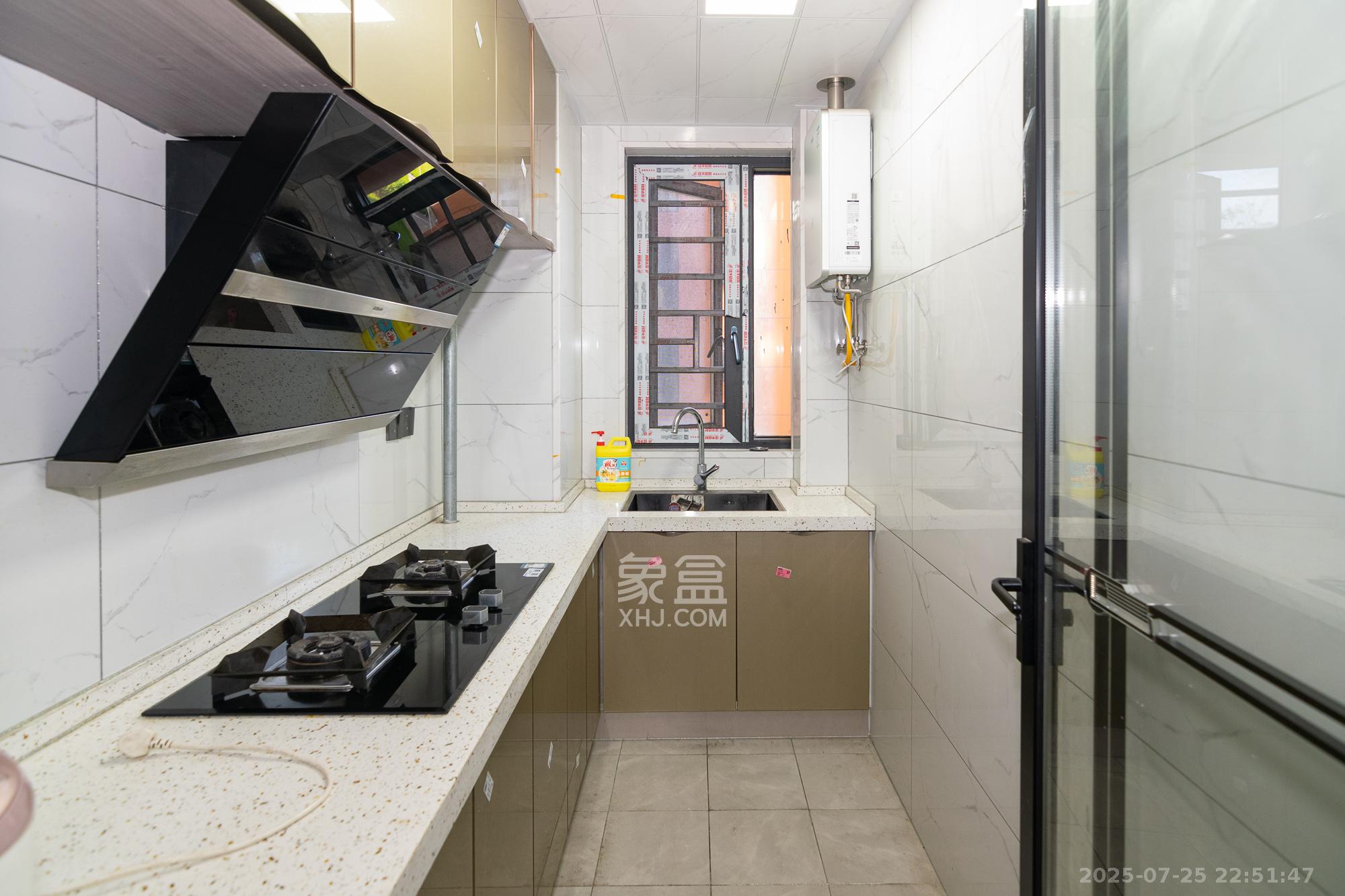 富兴悦府(富兴学府名邸) 3室2厅2卫 70.0万 富兴悦府(富兴学府名邸) 3室2厅2卫 70.0万厨房